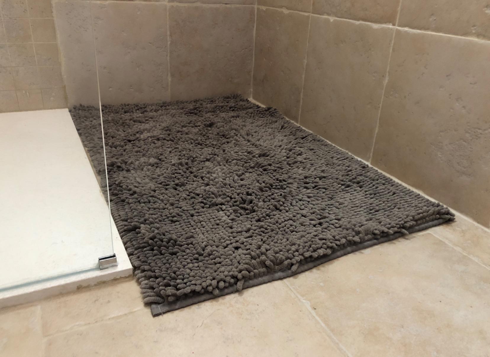 Amazon Basics Tappetino Bagno Microfibra Verde Acqua 53x87