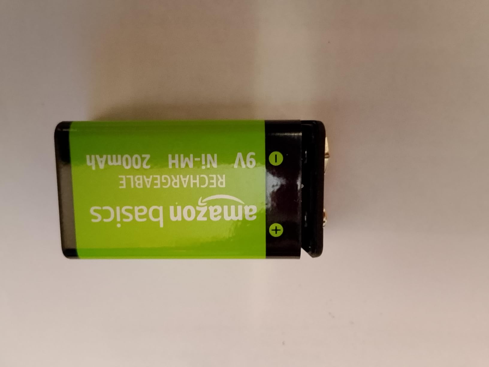 AmazonBasics Batterie 9V Ricaricabili NiMH 200mAh 4 Pezzi