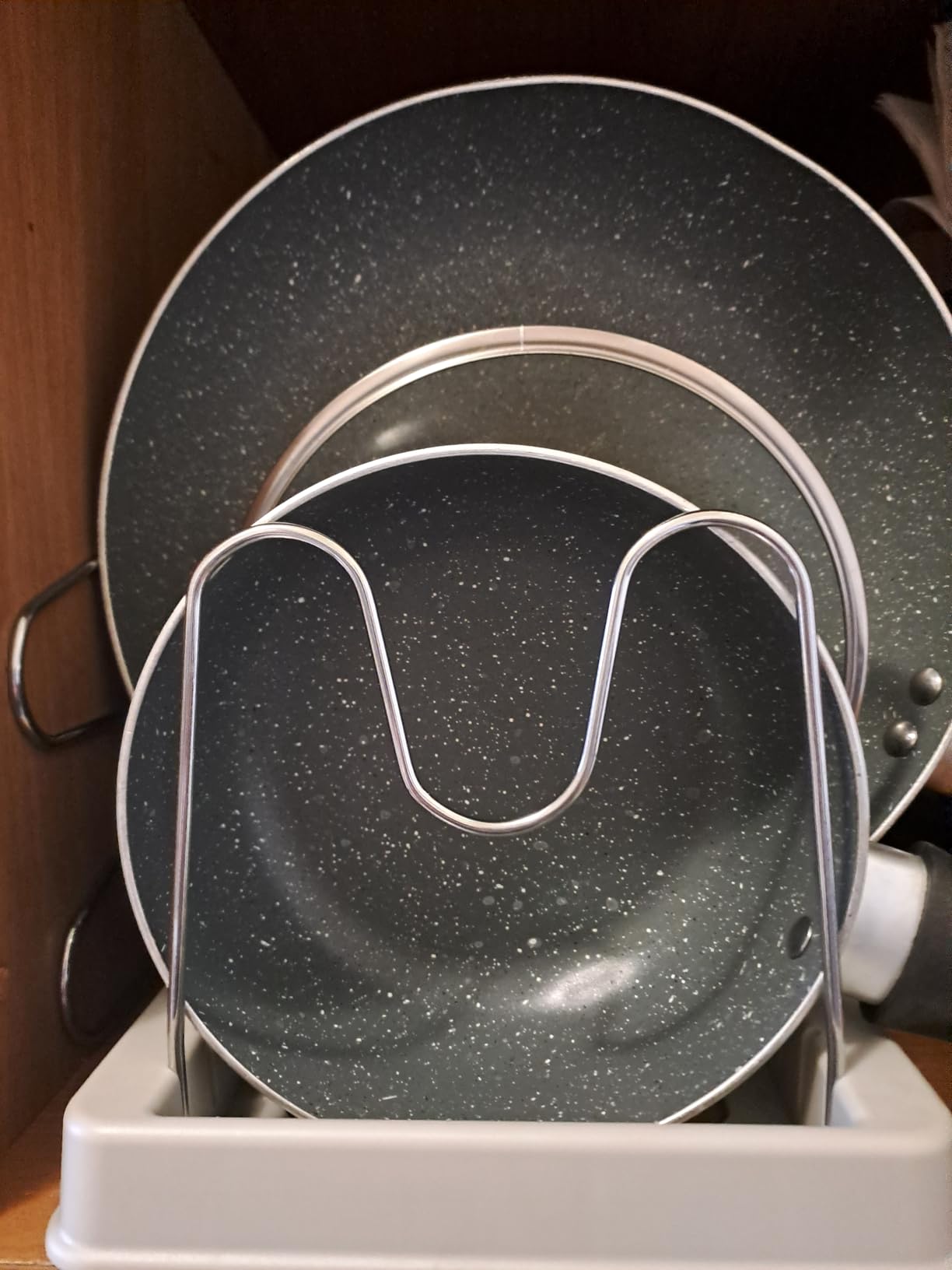 Amazon Basics organizer pentole acciaio 31-53 cm confezione da 1