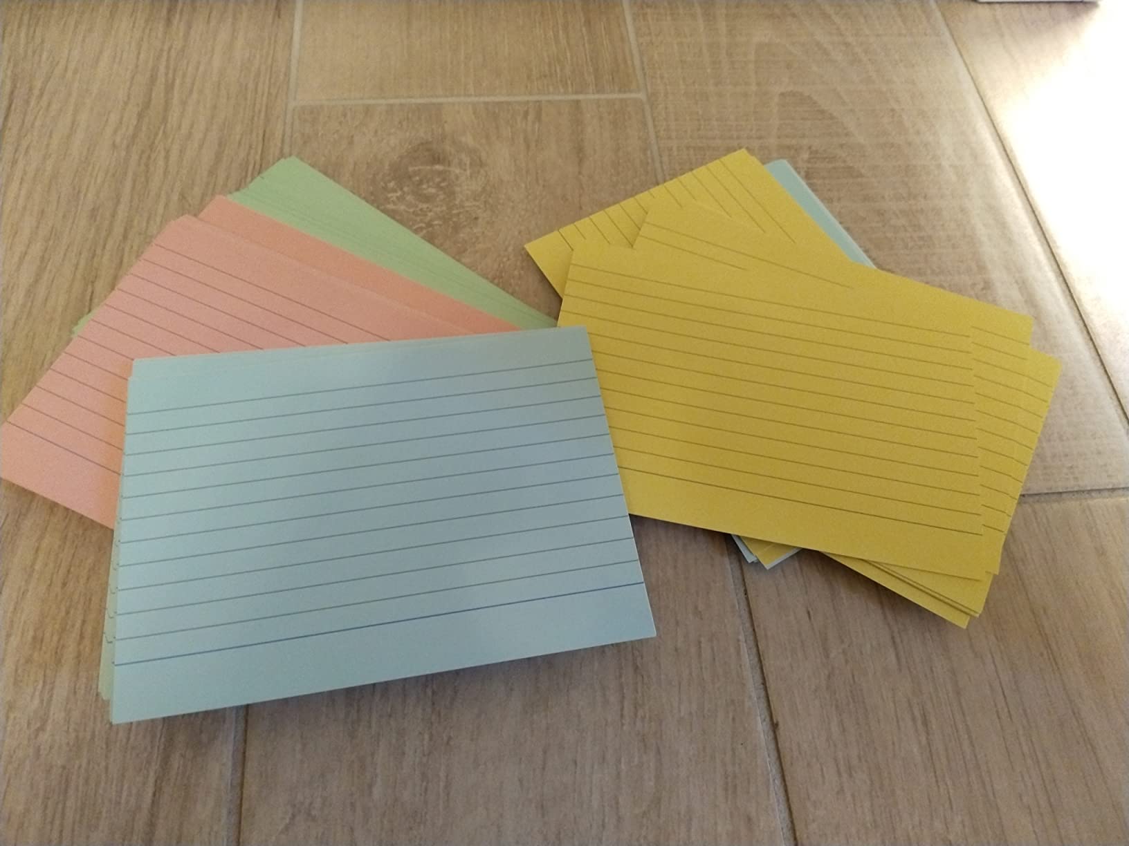 Amazon Basics Cartoncini A6 a Righe Fluo da 200 Pezzi