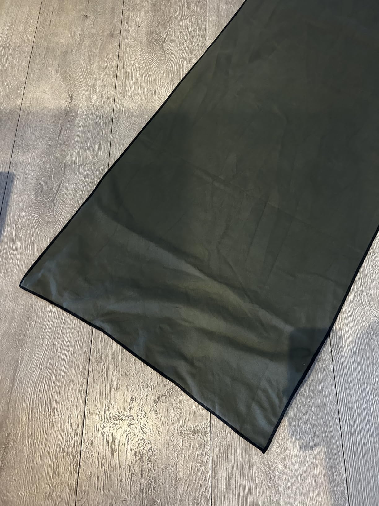 Amazon Basics telo yoga antiscivolo grigio 188x61 cm