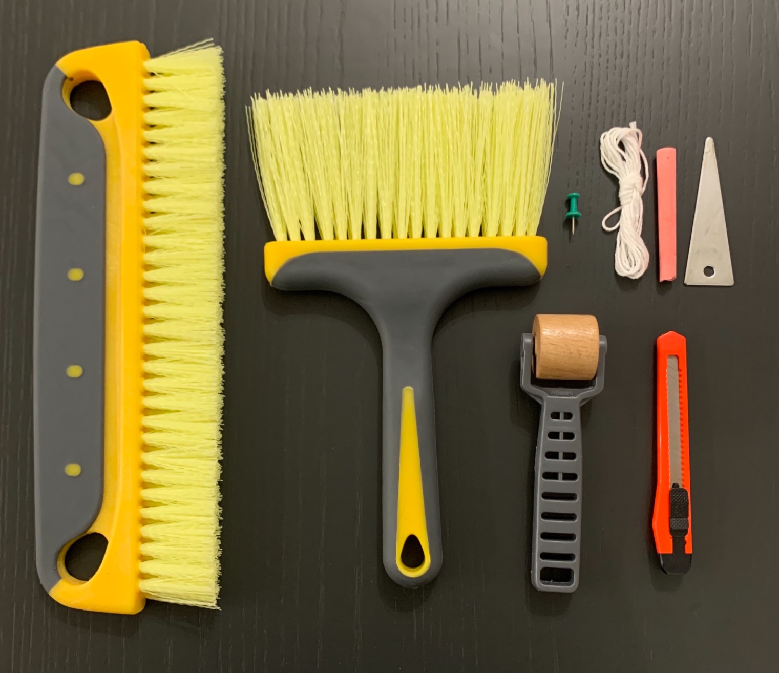 Amazon Basics Kit Carta da Parati 7 Pezzi con Pennelli
