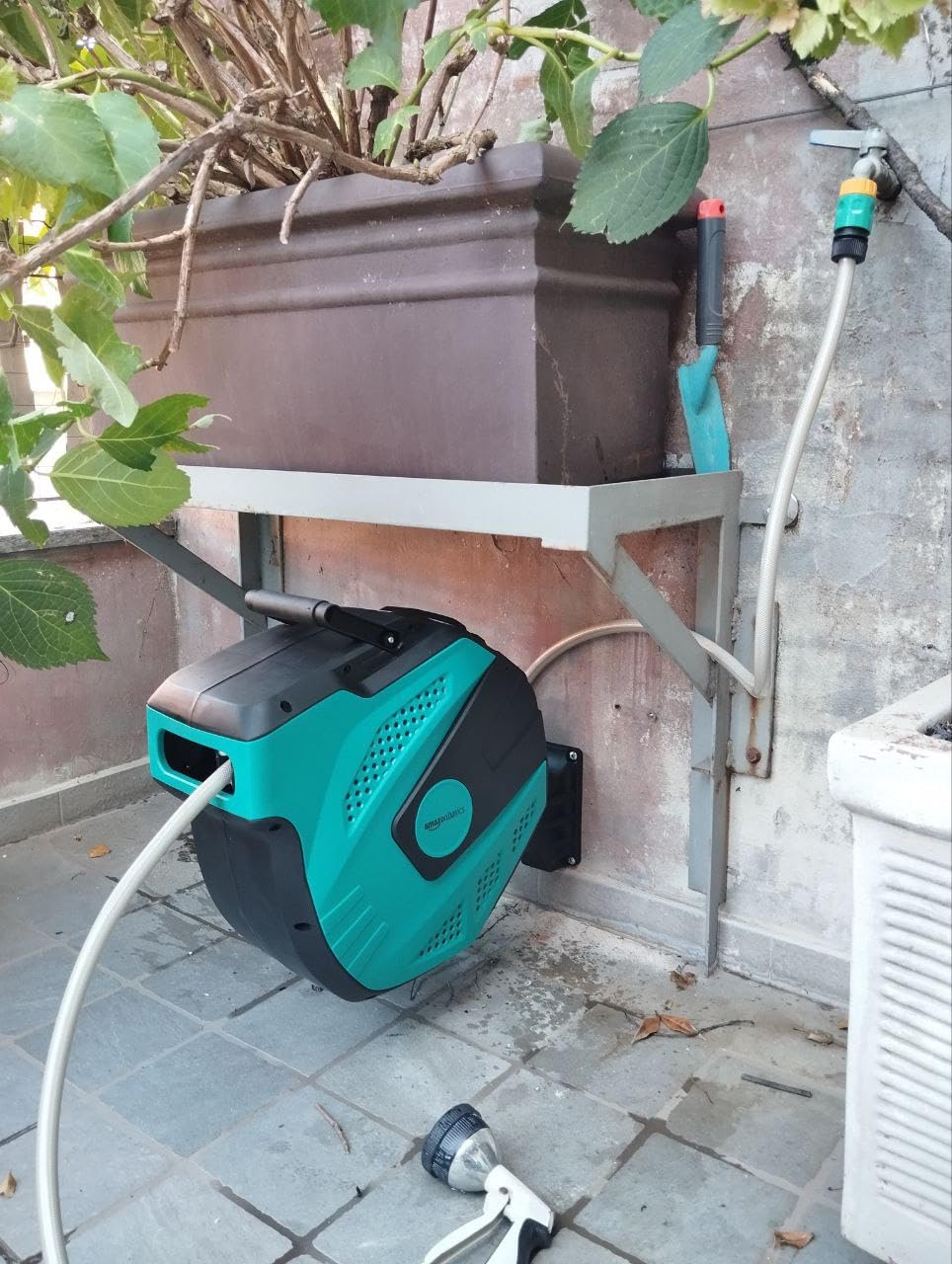 Amazon Basics Avvolgitubo Automatico 25m da parete