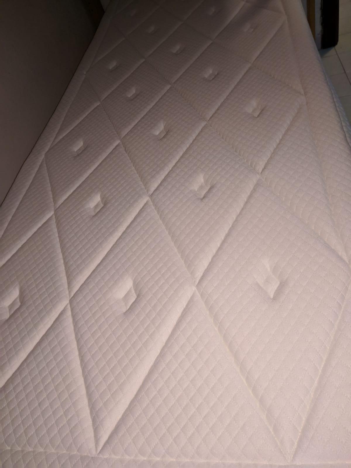 Amazon Basics Materasso Memory Foam 90x200 cm Superb