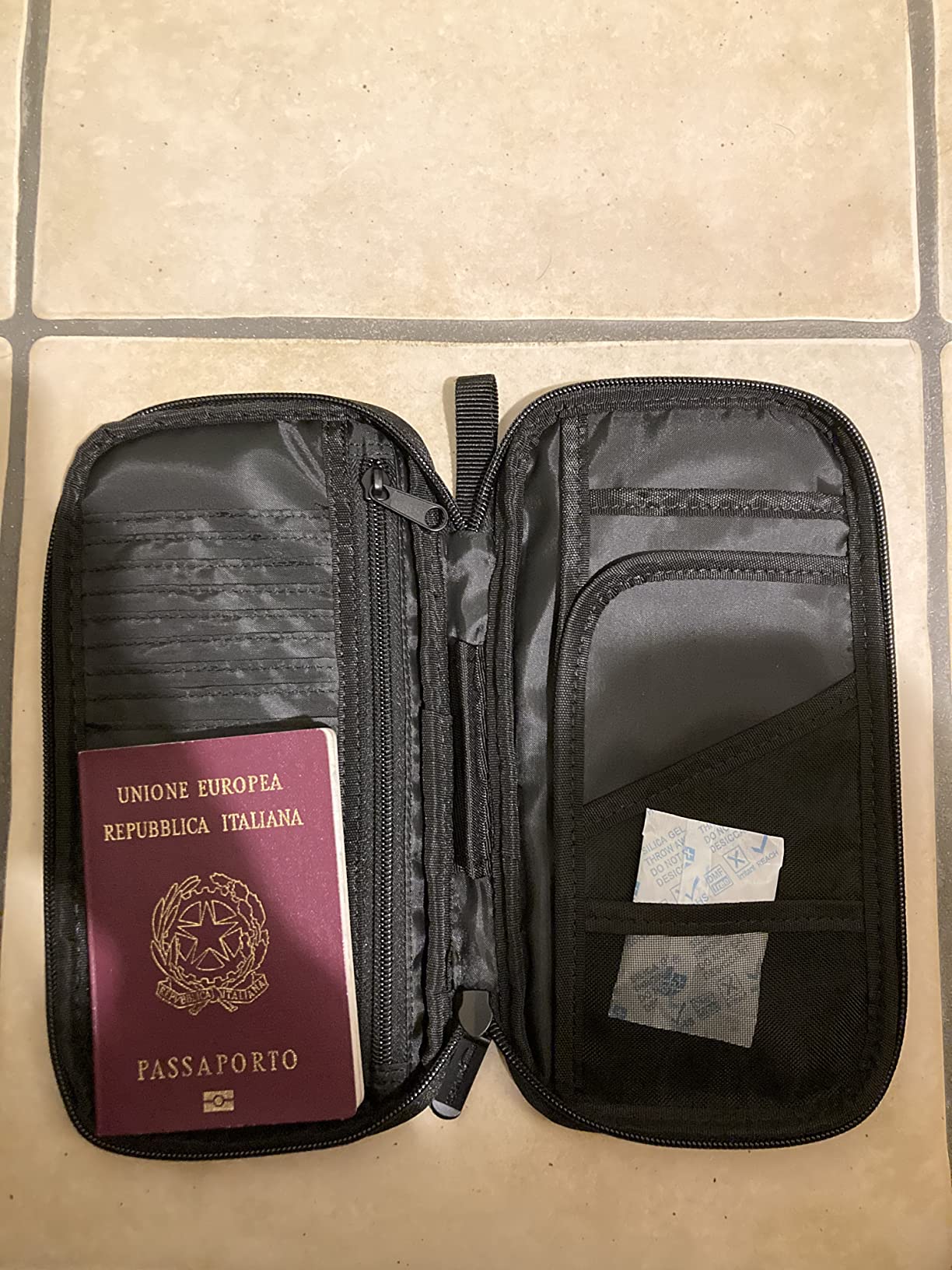 AmazonBasics ZH1510030R5 portadocumenti viaggio RFID nero
