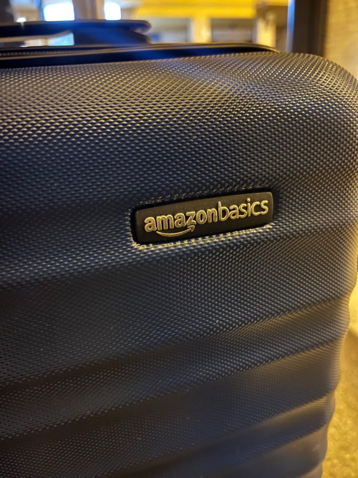 Amazon Basics Trolley Rigido Bagaglio a Mano 55 cm Blu Navy