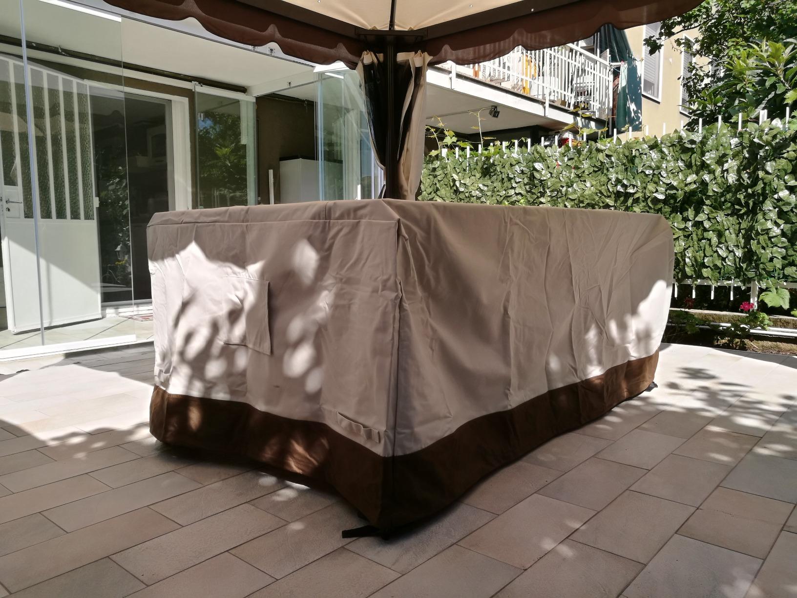 AmazonBasics telo tavolo giardino 190x114 cm beige