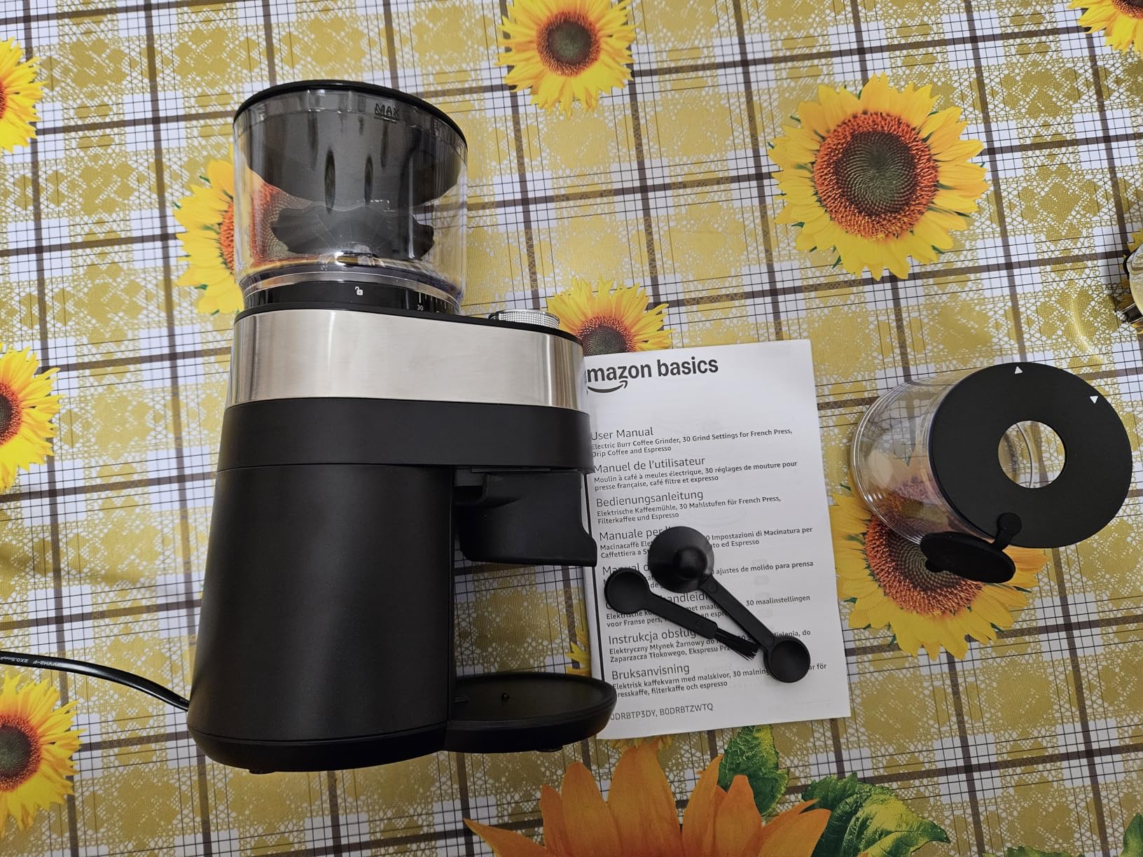 Amazon Basics Macinacaffè elettrico 30 livelli nero