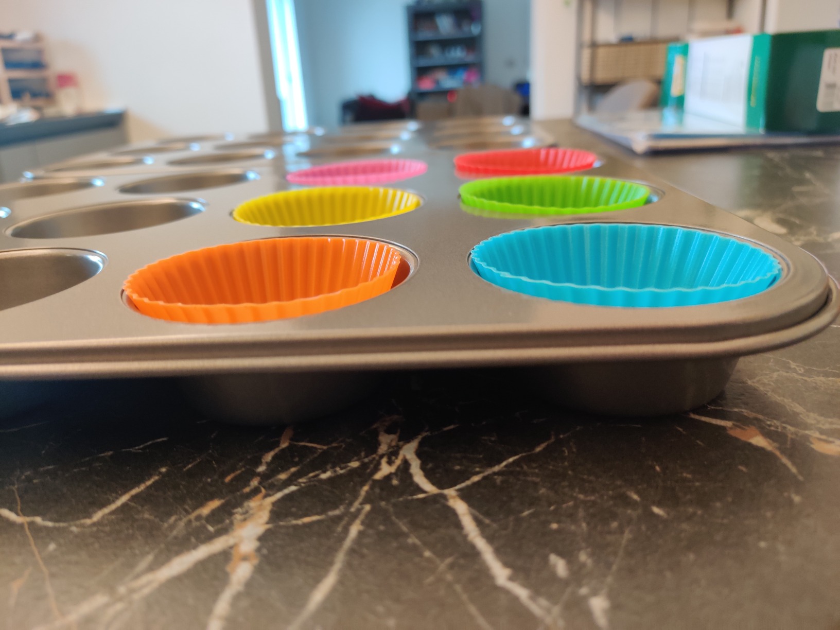 AmazonBasics teglia muffin antiaderente 12 stampi confezione 2