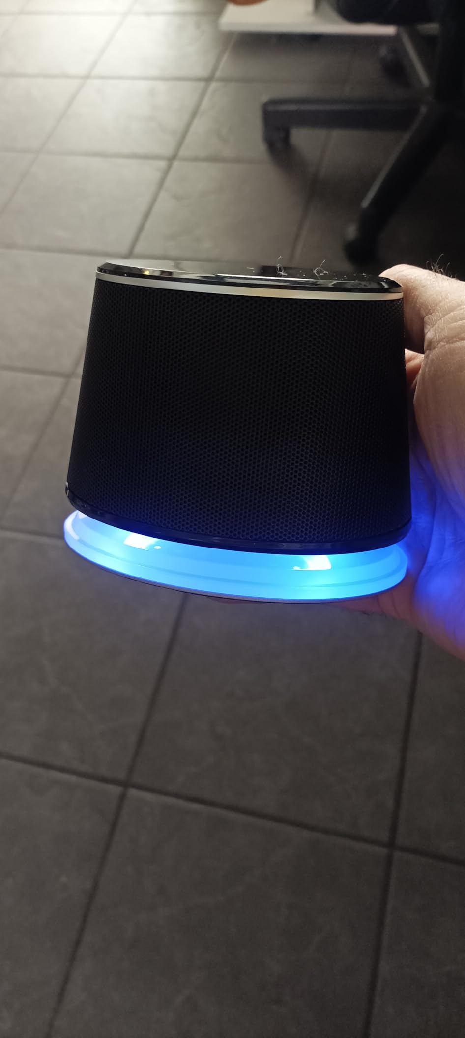 AmazonBasics Altoparlanti PC Bluetooth USB Grandi Neri LED Blu