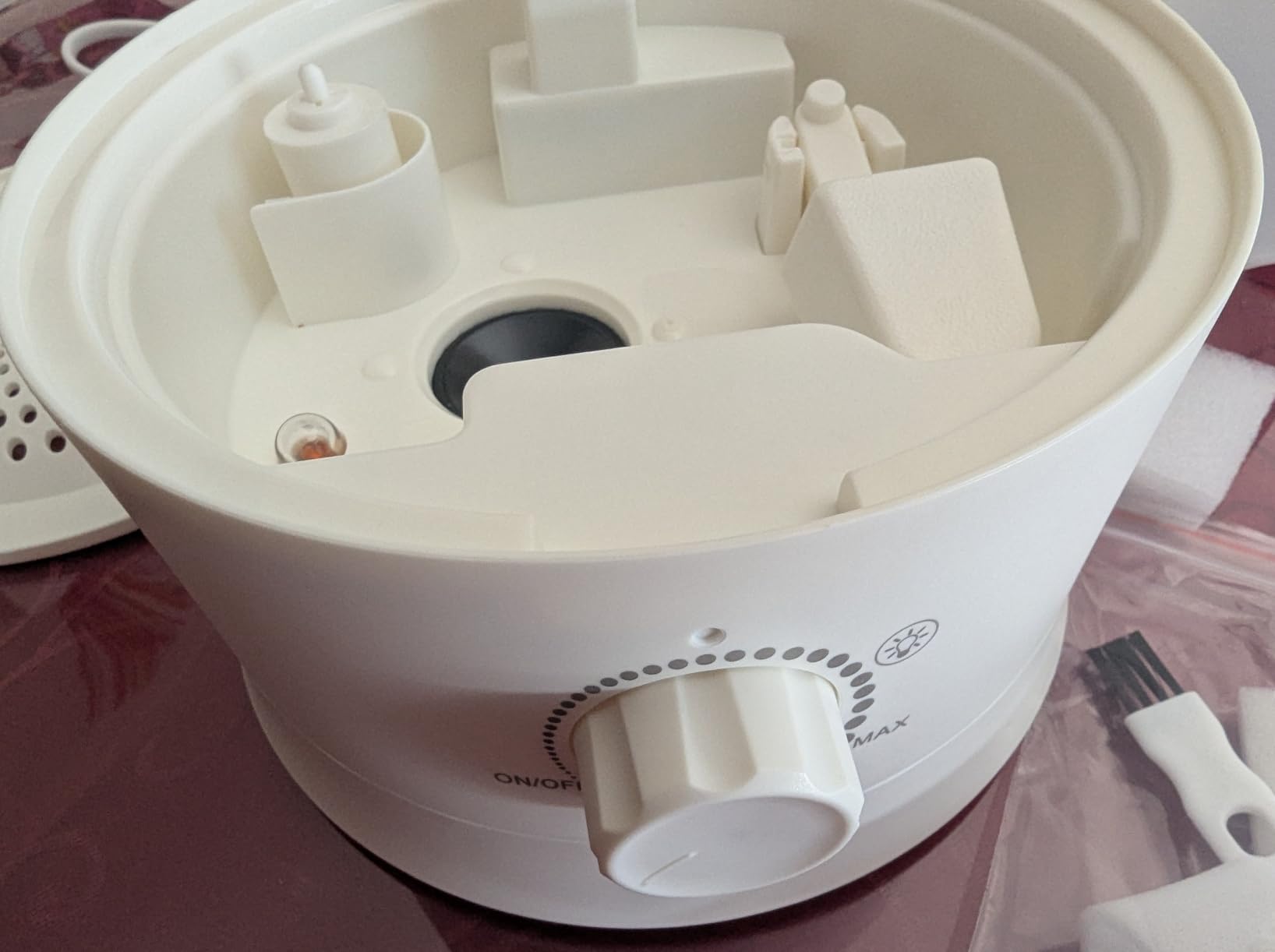 Amazon Basics Umidificatore 3L bianco oli essenziali