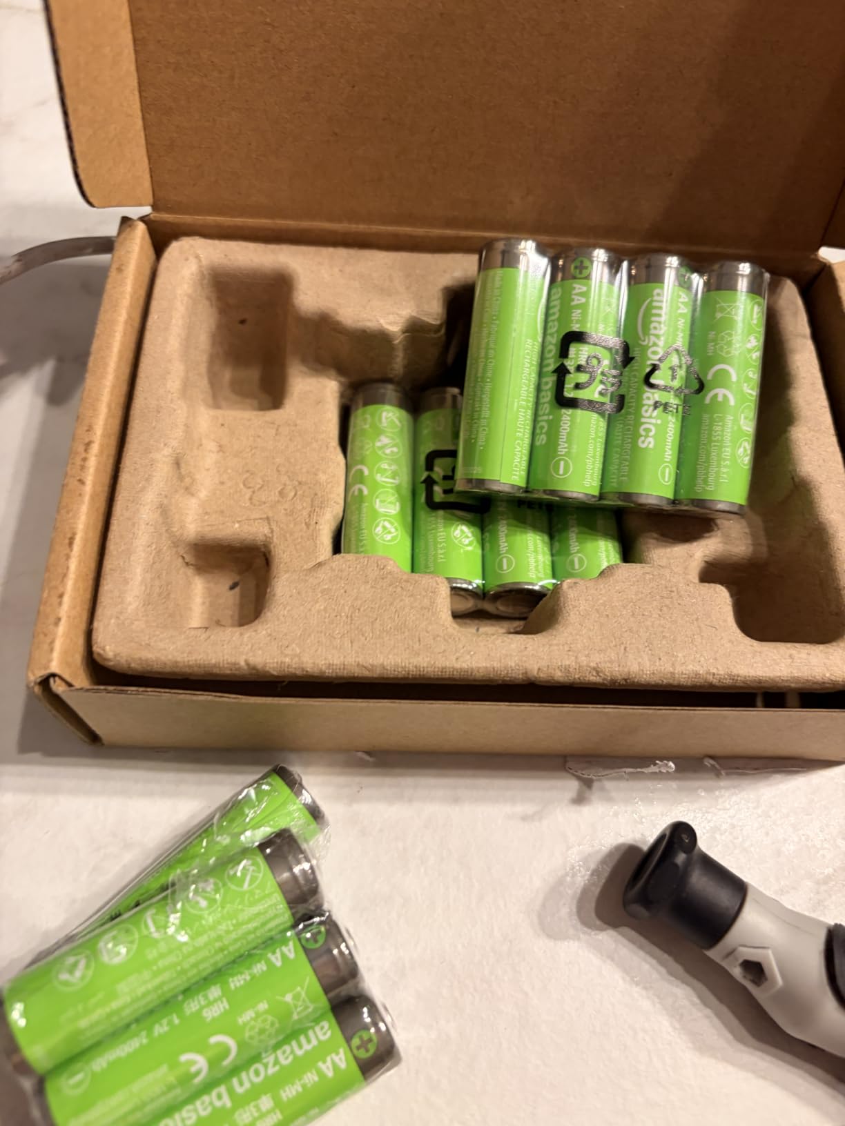 Amazon Basics Batterie Ricaricabili AA 2400mAh 16 Pezzi