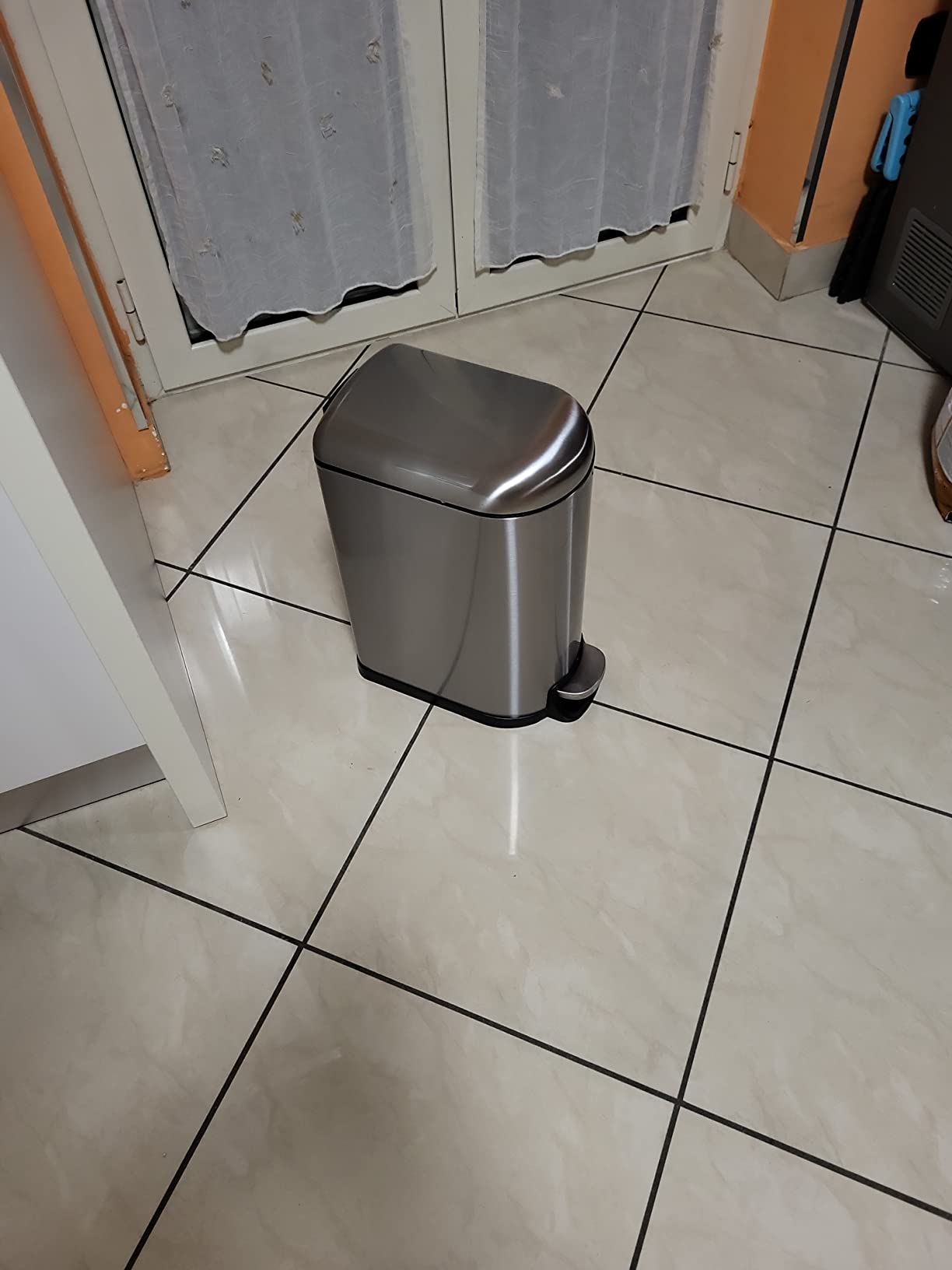 Amazon Basics Pattumiera con Pedale Acciaio Inox 10 L slim