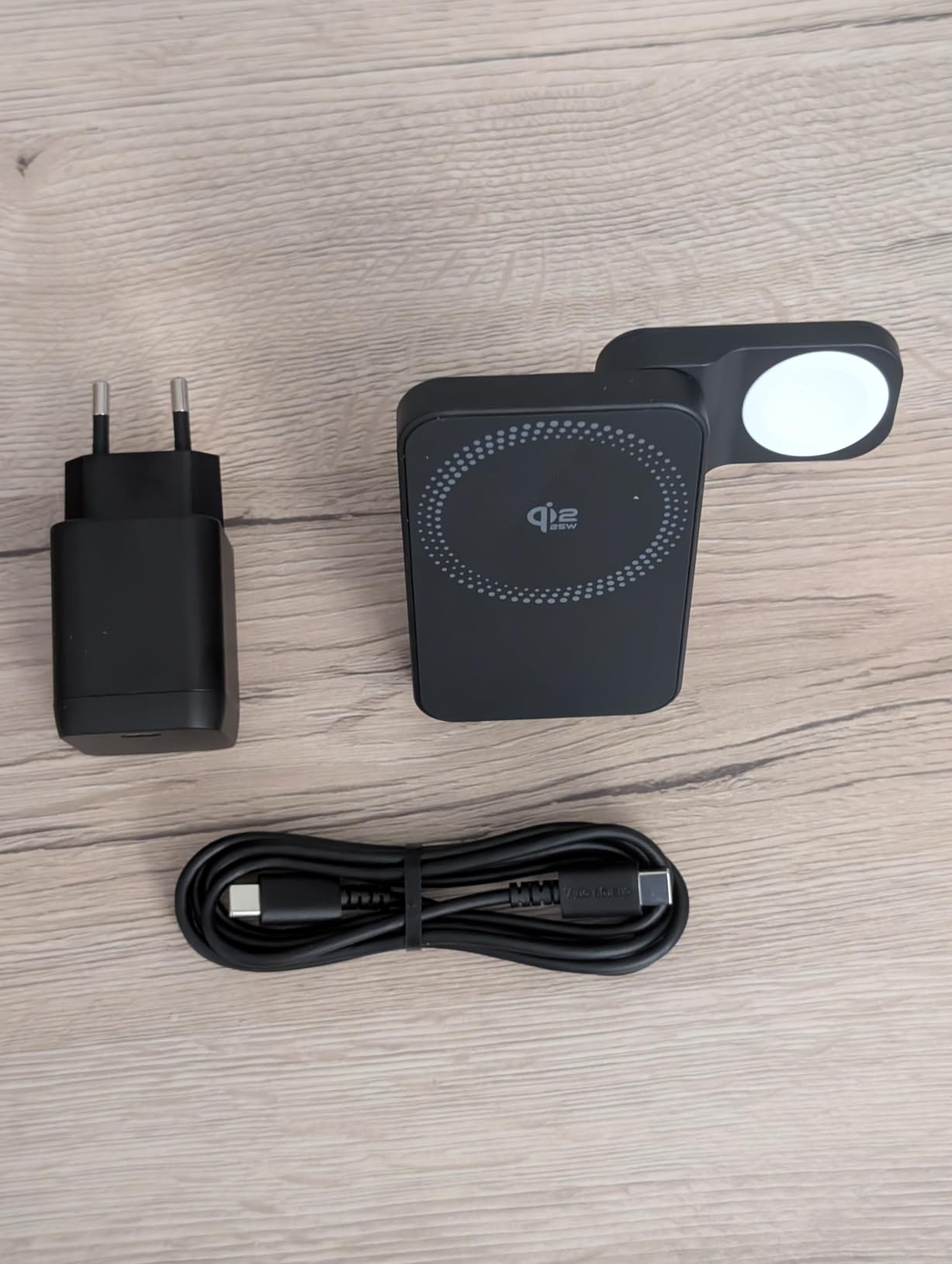 Amazon Basics Stazione Ricarica Wireless 3 in 1 Qi2.2 25W Bianco