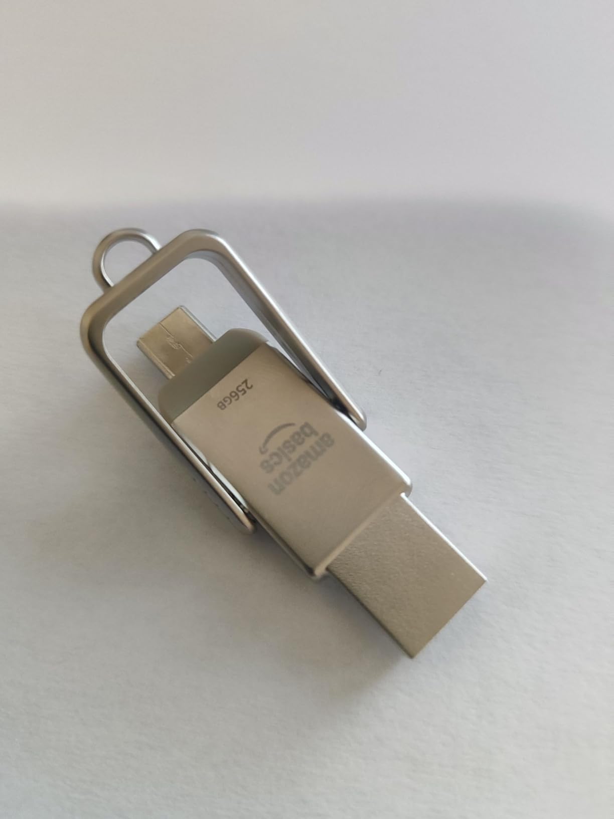 AmazonBasics chiavetta USB doppia USB-C USB-A 256 GB argento