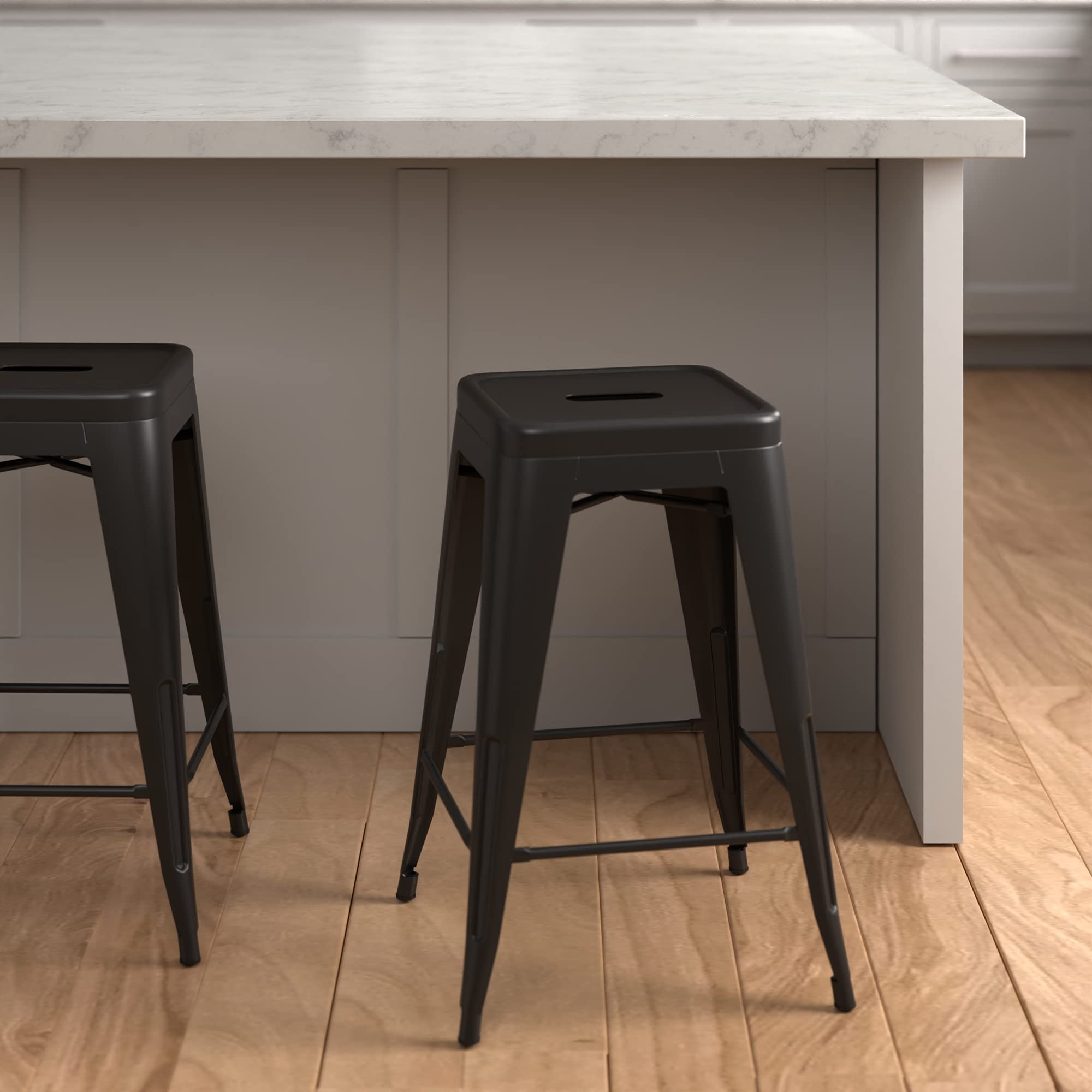 Amazon Basics sgabelli da bar metallo 61 cm set 4 nero impilabili
