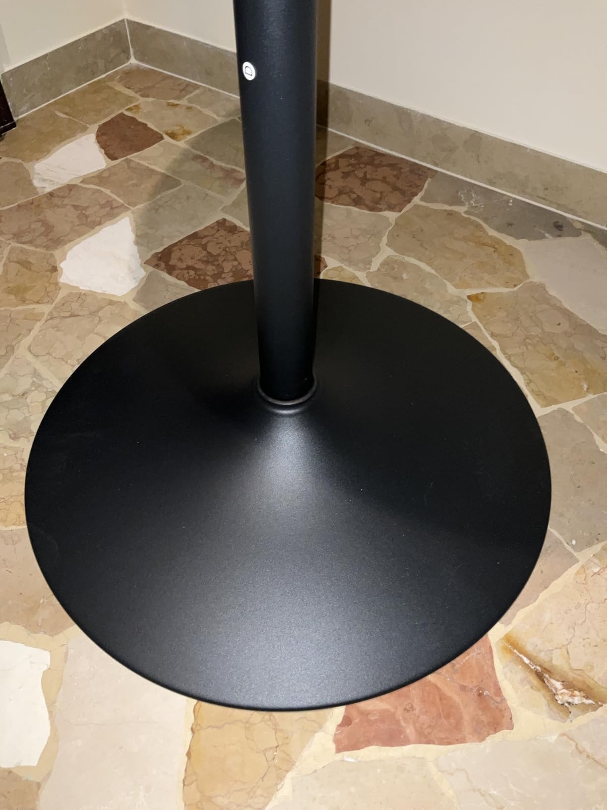 Amazon Basics tavolo bar rotondo nero 60 cm alto