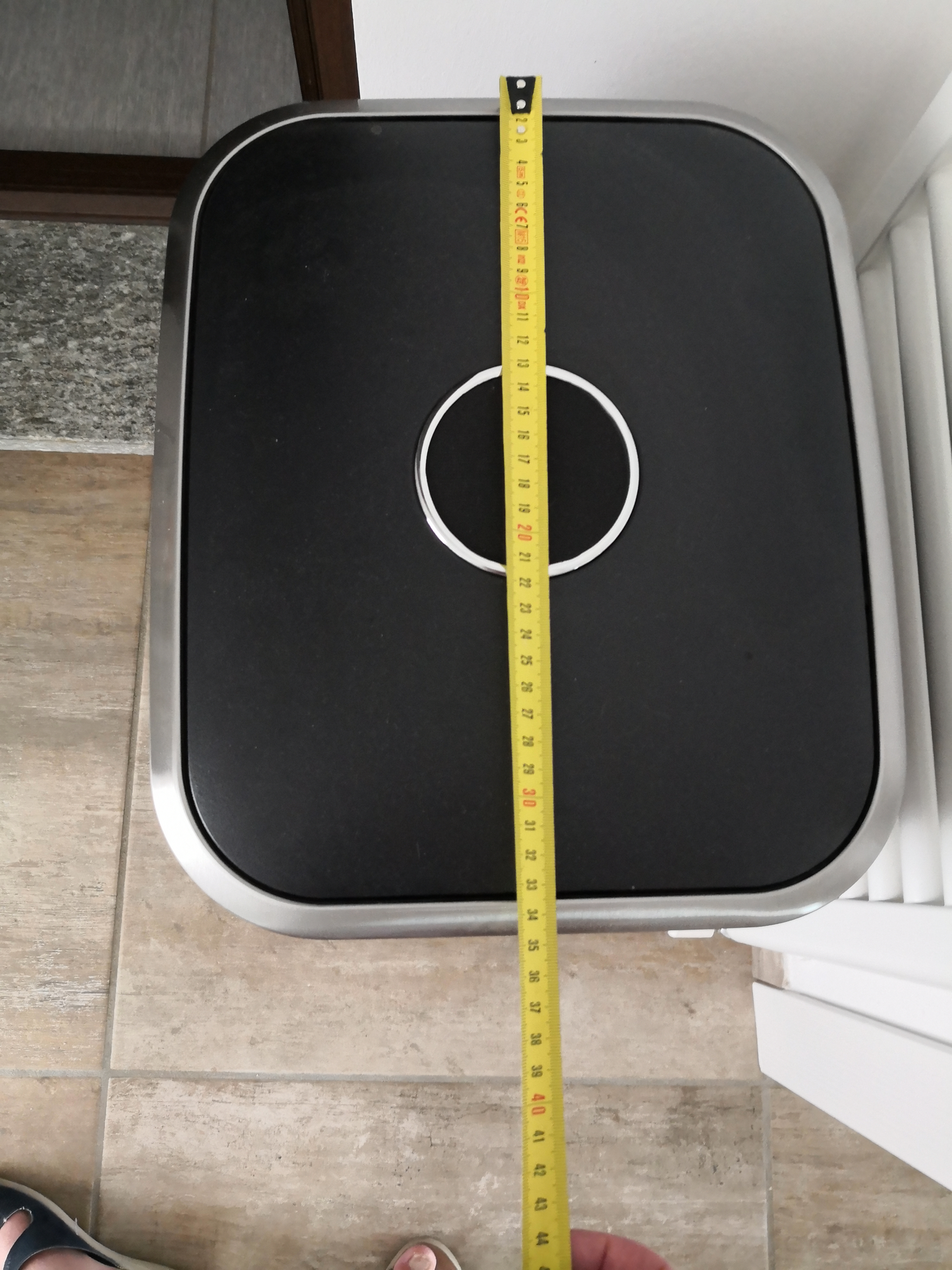 Amazon Basics Pattumiera a Pedale 32 L Nera Chiusura Morbida
