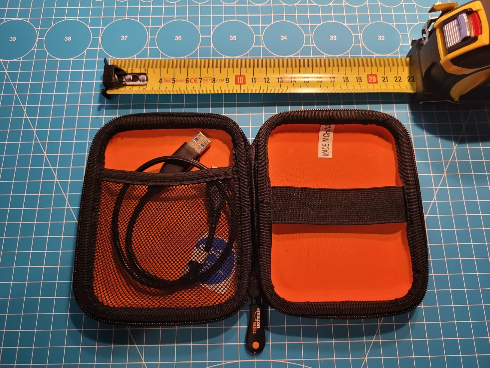 AmazonBasics Custodia Rigida HDD My Passport Nera