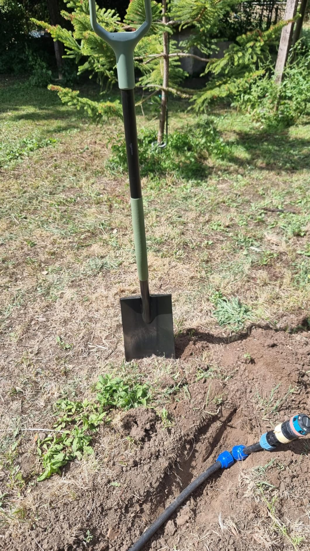 Amazon Basics pala da giardinaggio piatta 47 pollici acciaio nera