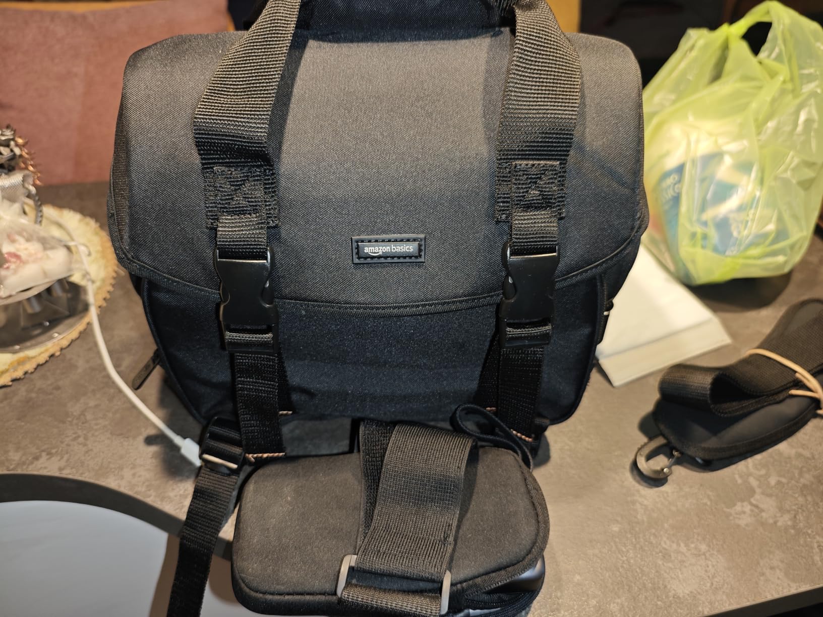 Amazon Basics Borsa Fotocamera SLR Grande Nero Grigio