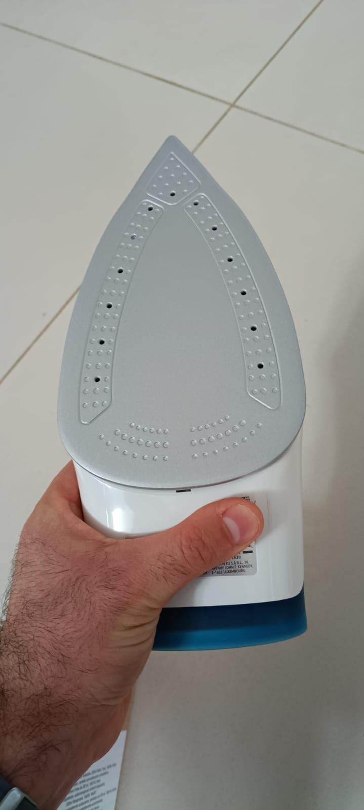 Amazon Basics ferro da stiro a vapore 1800W 200 ml blu