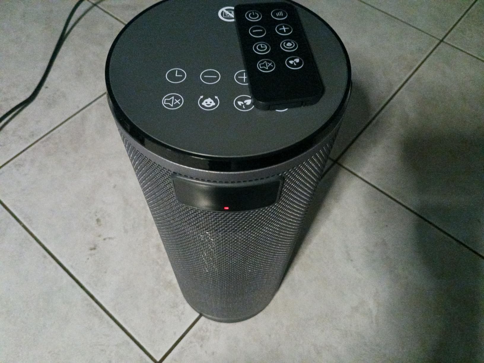 AmazonBasics stufa elettrica ceramica 1800W 40 cm grigia