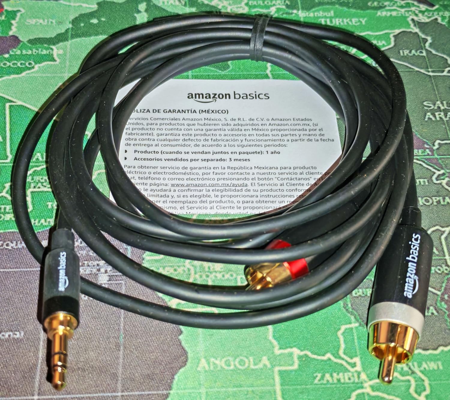 Amazon Basics Cavo Audio Aux 3,5-RCA 2,4 m Nero Placcato Oro