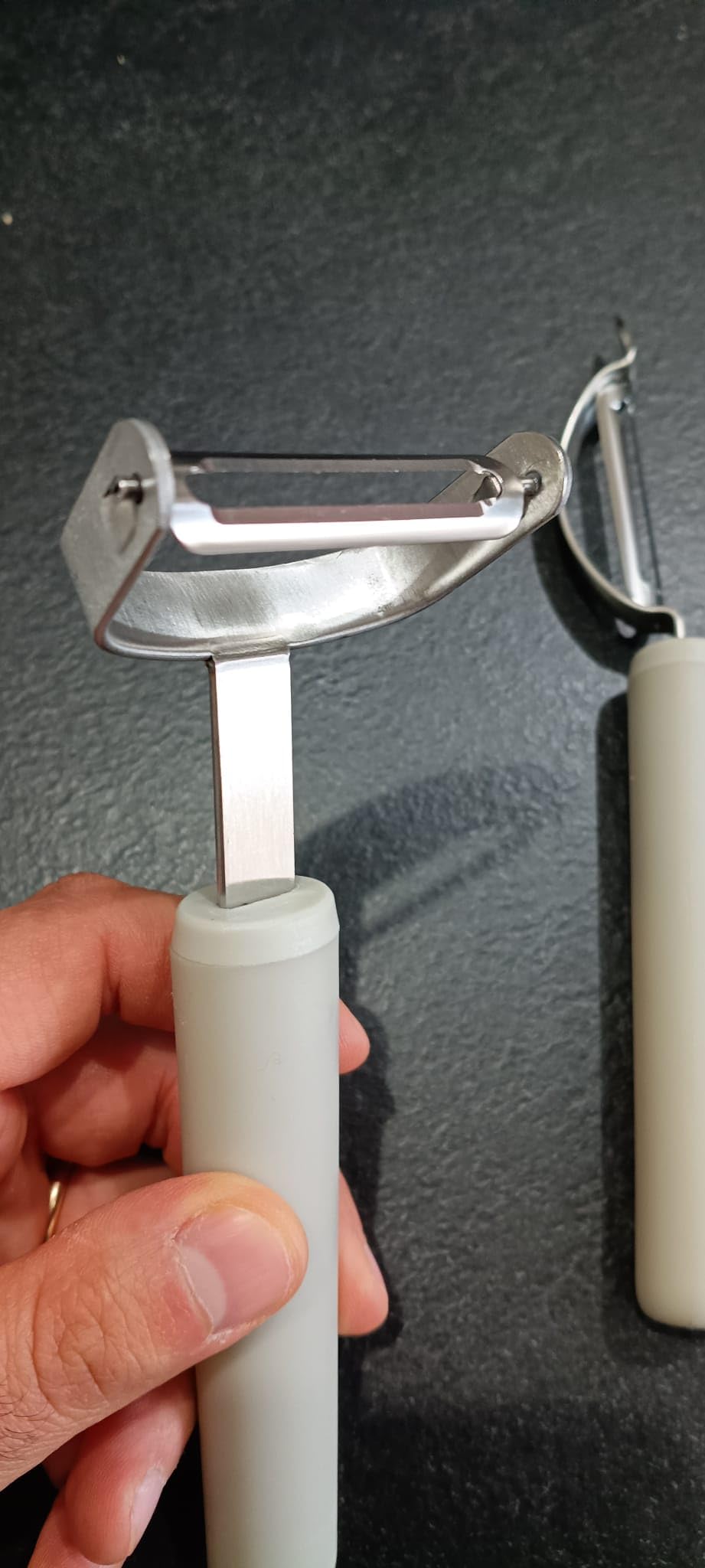 Amazon Basics Pelaverdure Acciaio Inox Set 2 Pezzi Grigio Lino