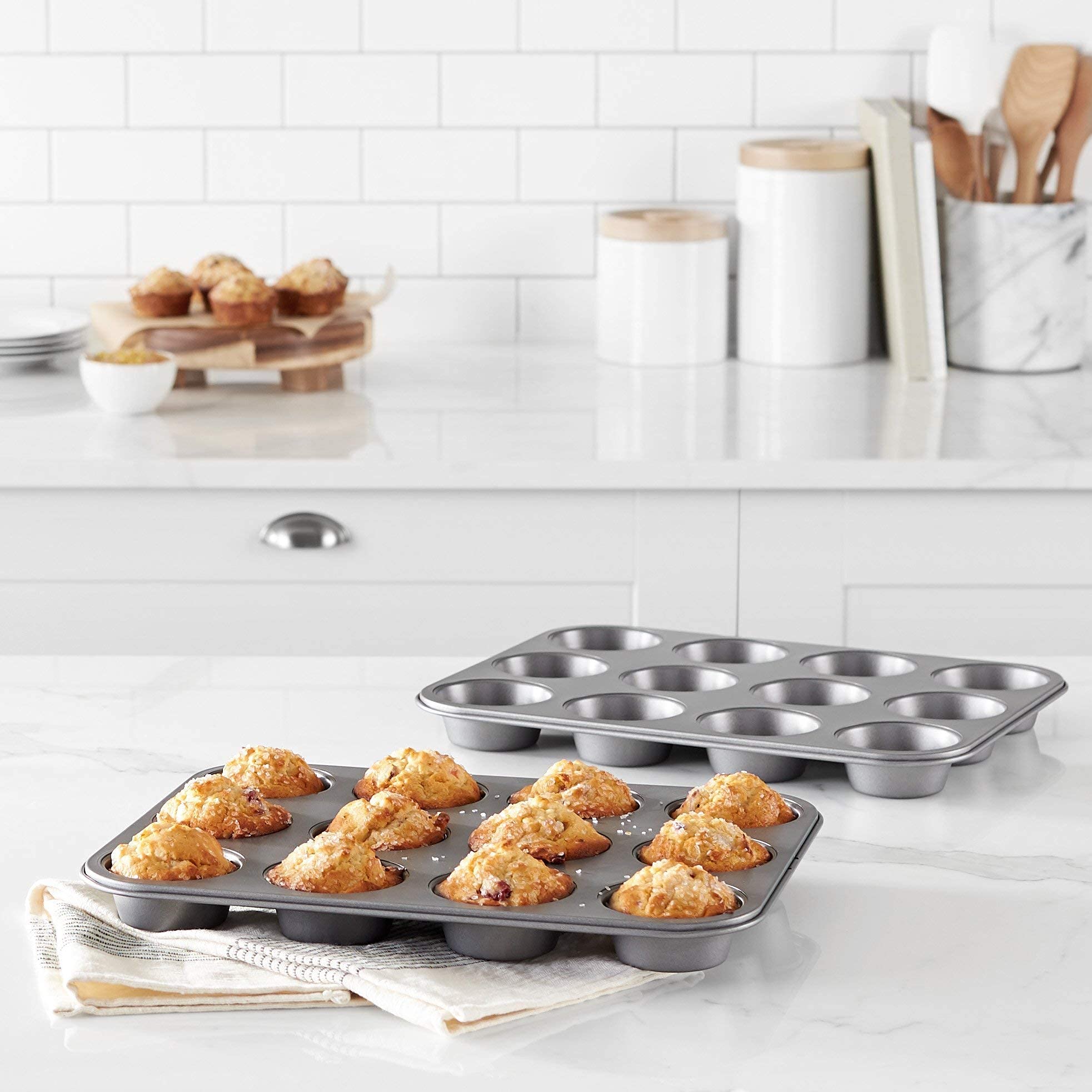 AmazonBasics teglia muffin antiaderente 12 stampi confezione 2