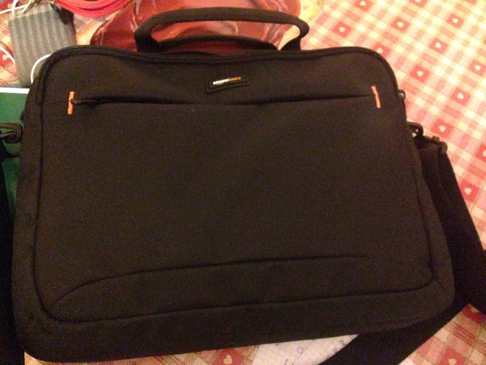 Amazon Basics borsa tracolla laptop 17,3 pollici 44 cm nero