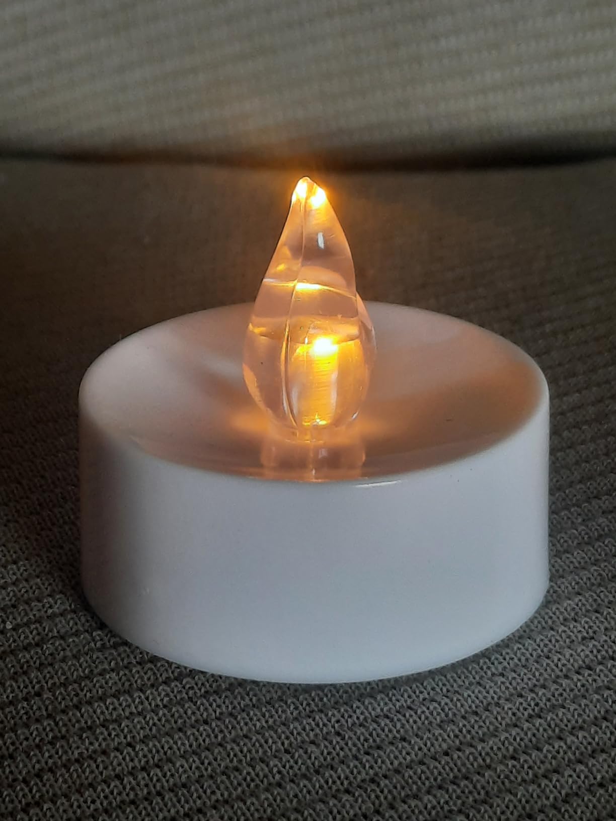 Amazon Basics Candele LED Tea Light Bianche 24 Pezzi a Batteria