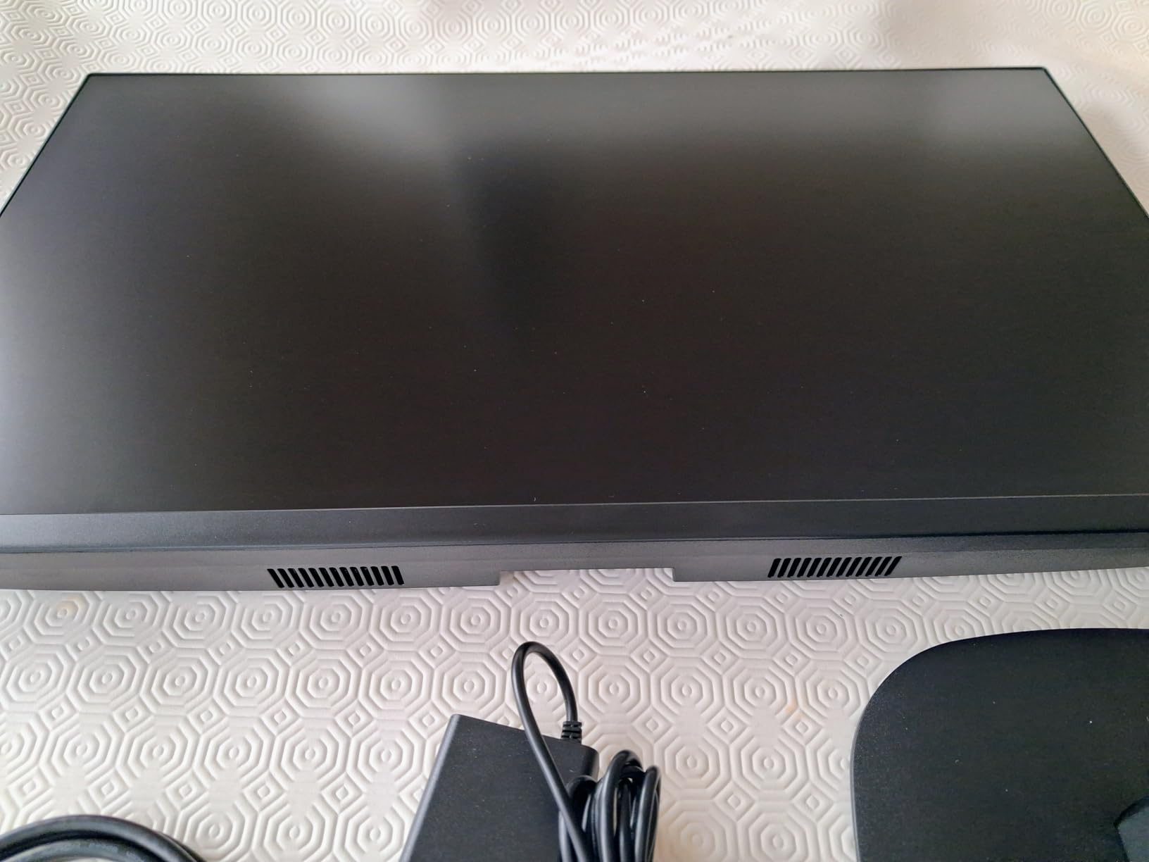 Amazon Basics Monitor 27 Pollici FHD 100Hz con Casse