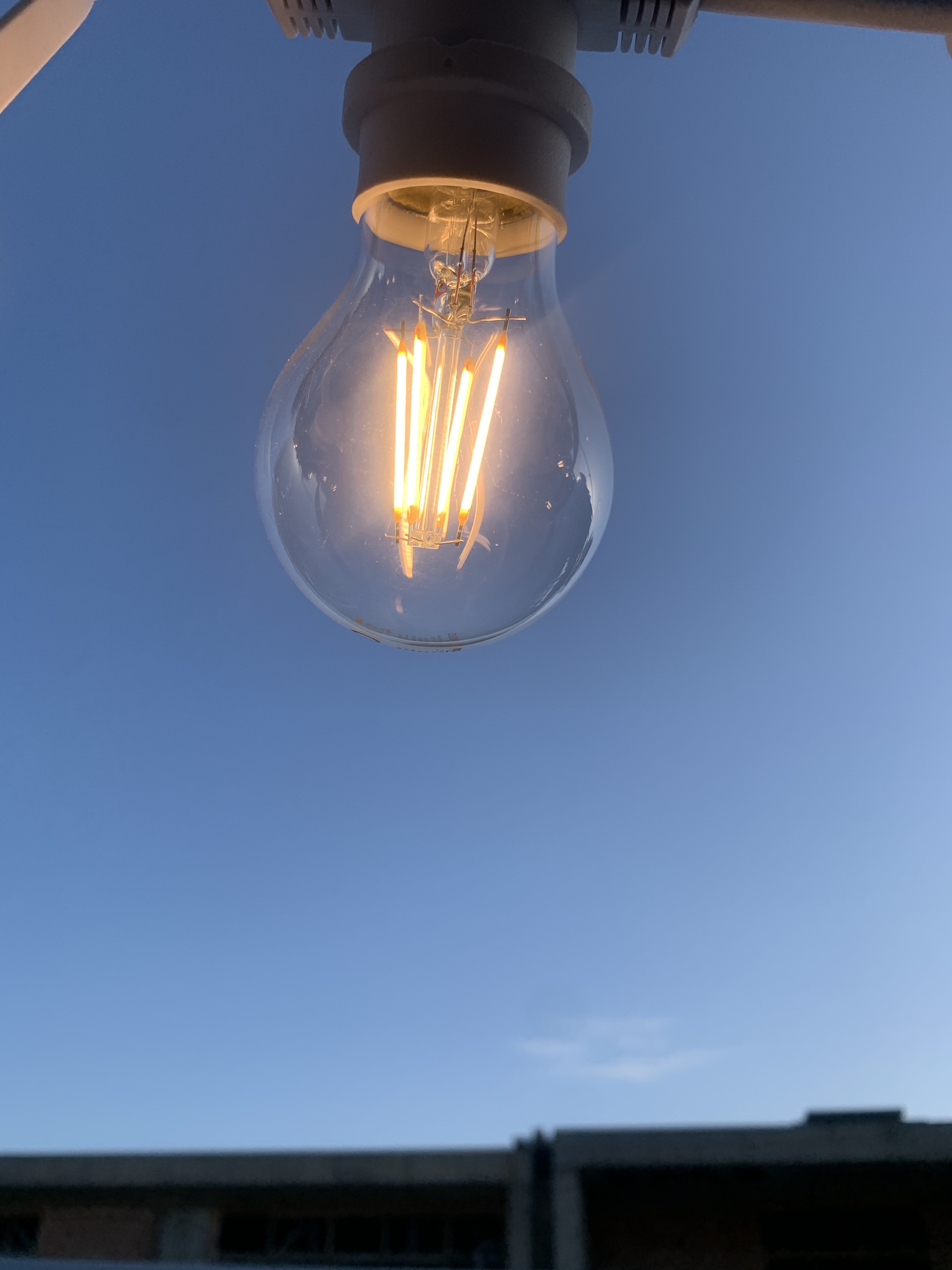 AmazonBasics lampadine LED E27 4,3W confezione 6 pezzi luce calda