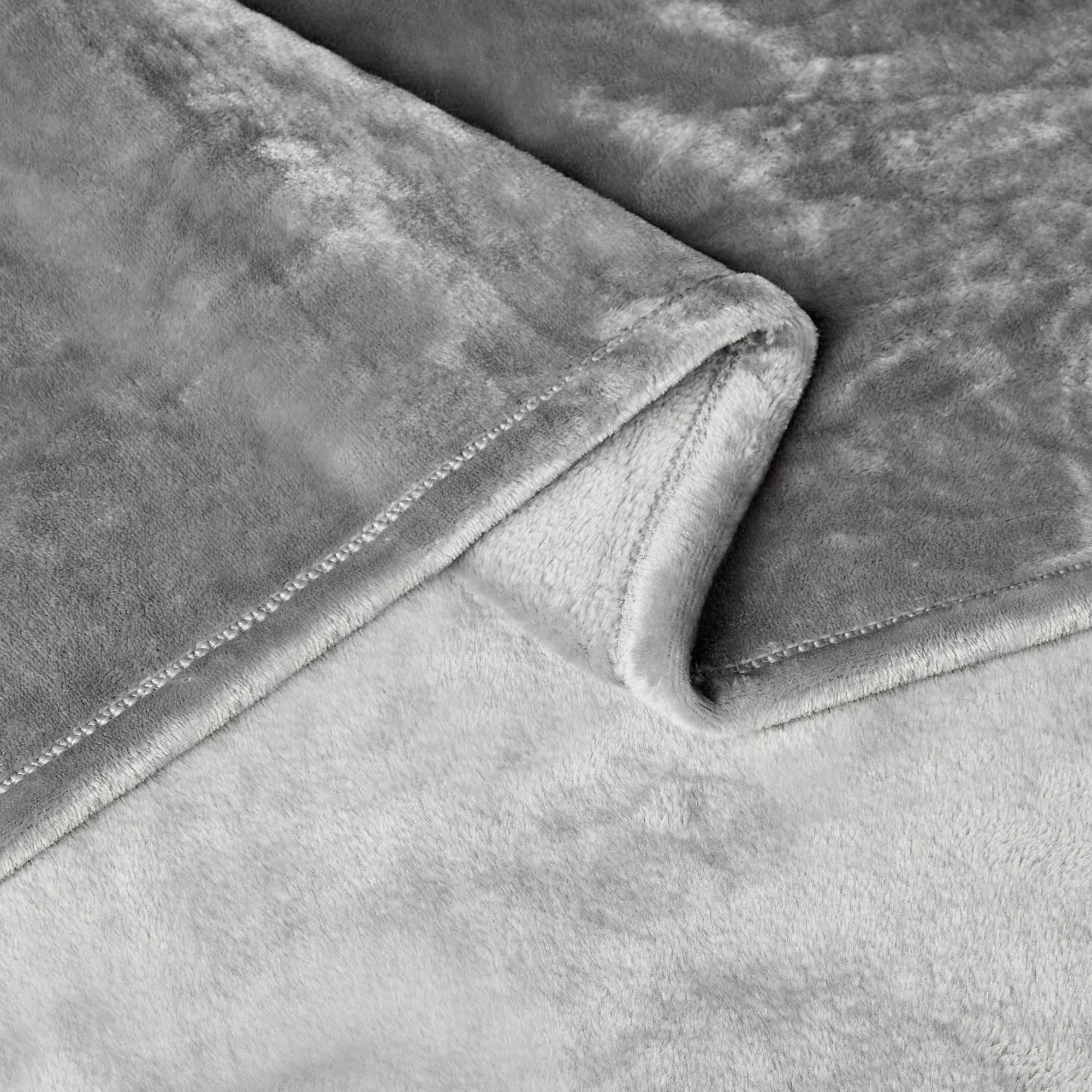 Amazon Basics coperta in pile grigio scuro 127x152 cm morbida