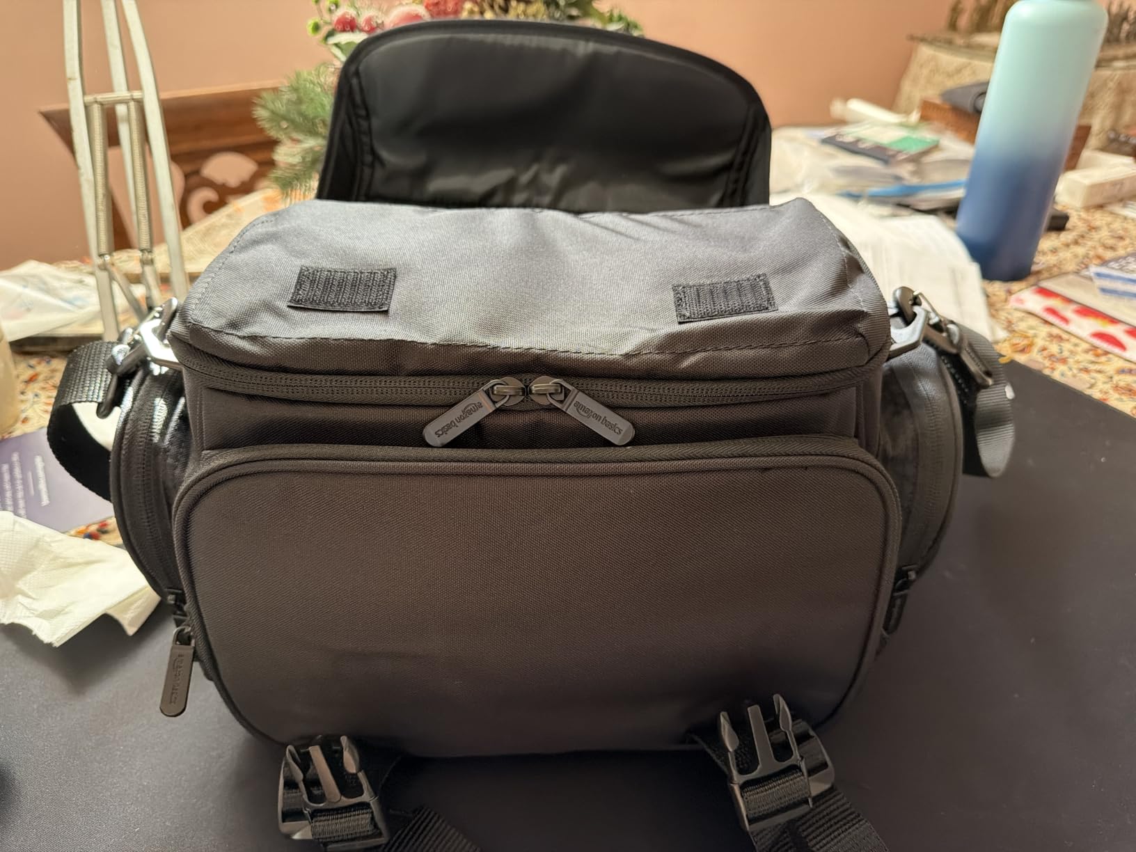Amazon Basics Borsa Fotocamera SLR Grande Nero Grigio
