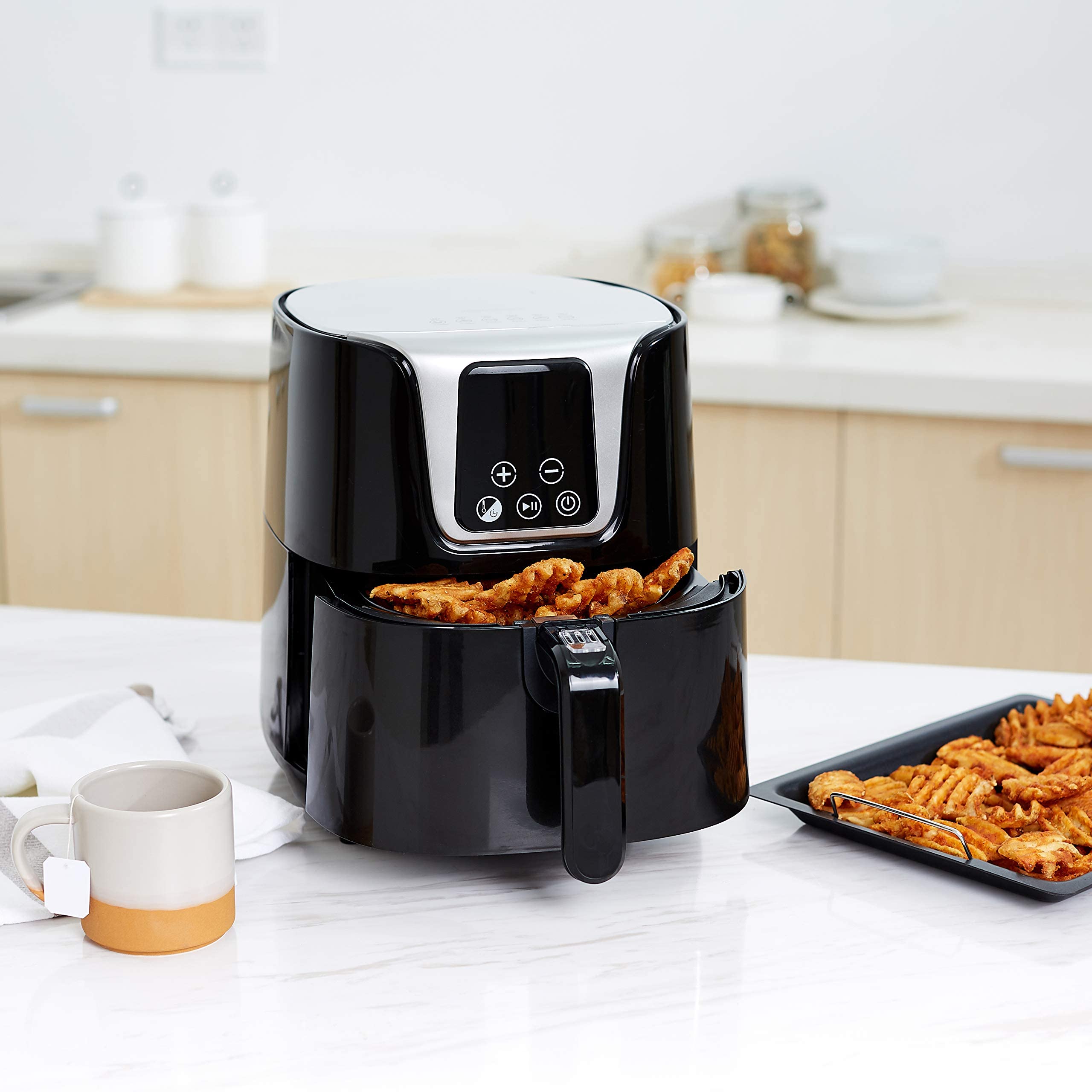 AmazonBasics Vecchio Modello 4L Friggitrice ad Aria Nera Digitale