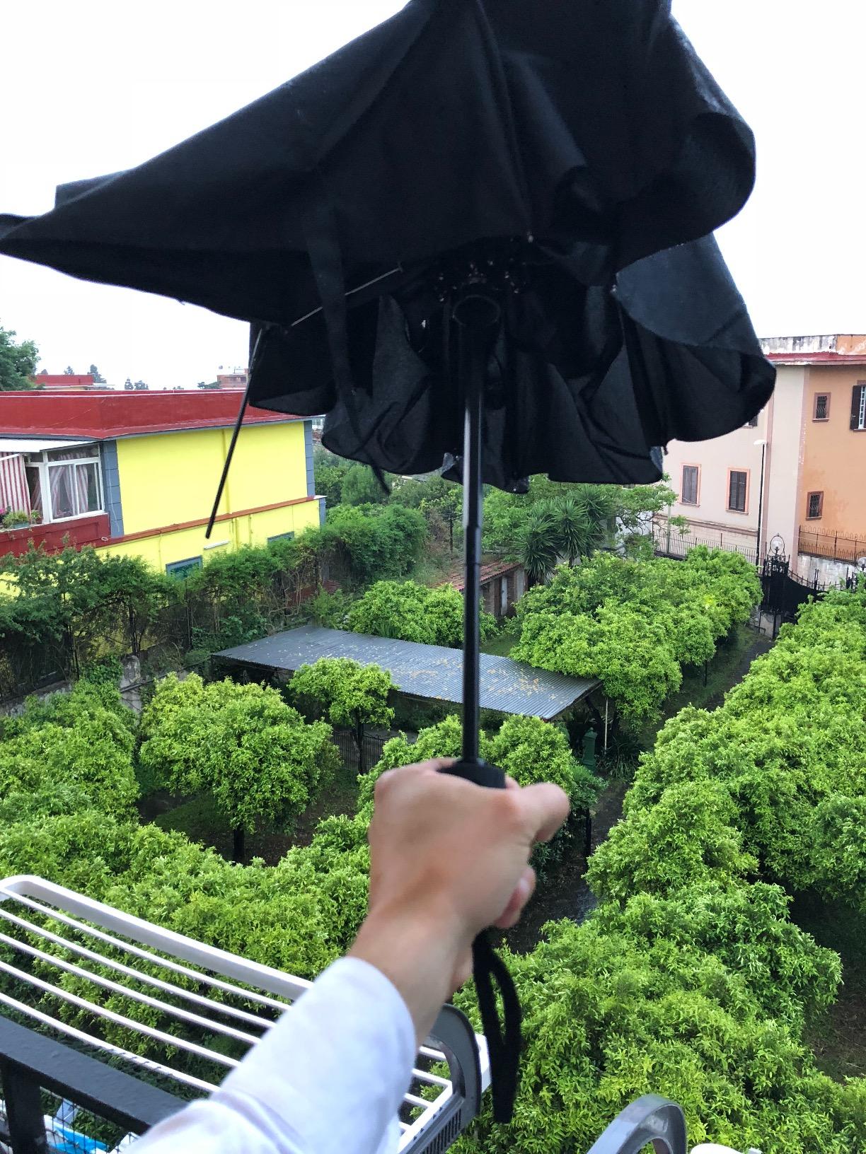 AmazonBasics Ombrello Viaggio Automatico Antivento Nero 98 cm