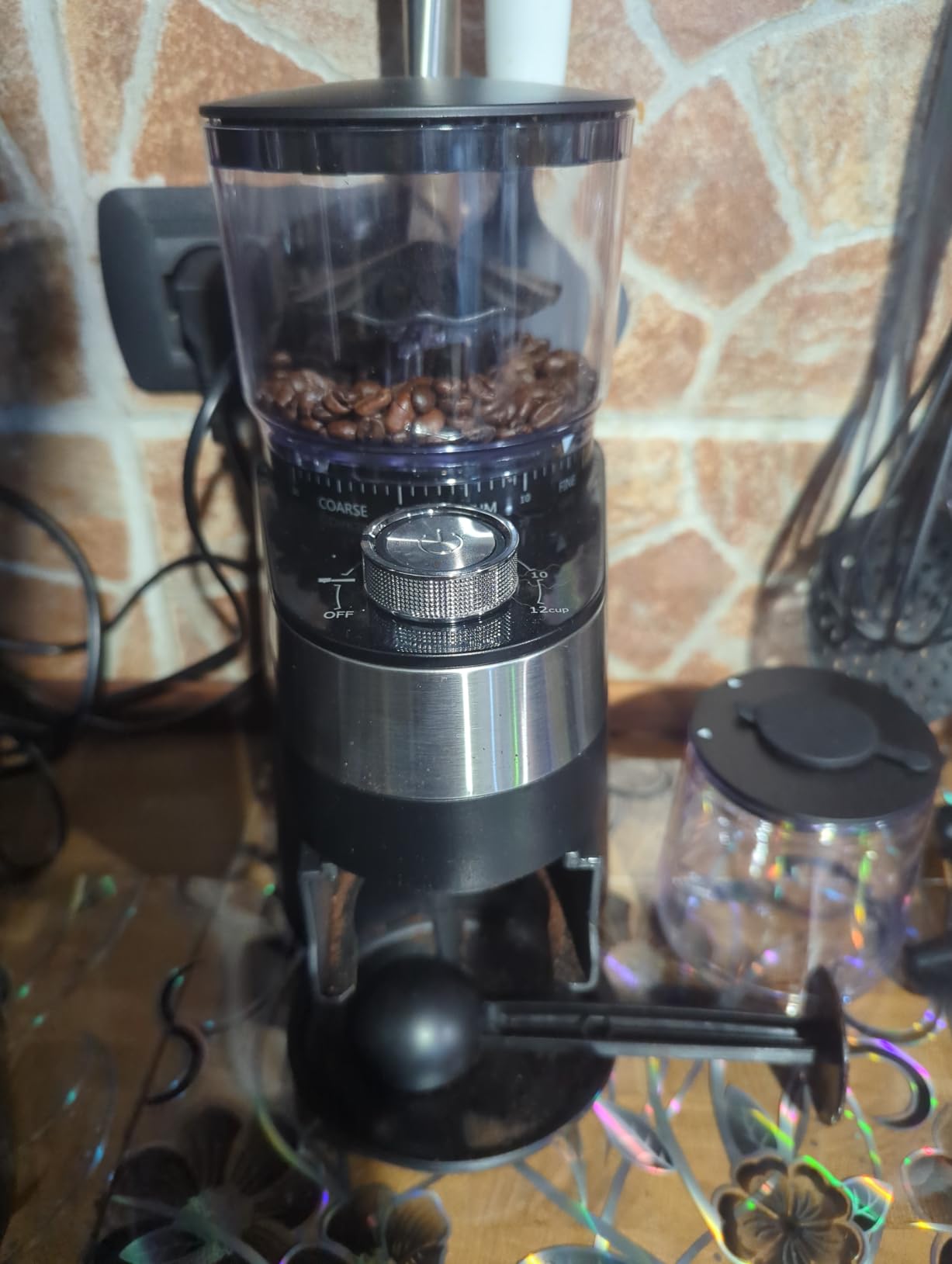 Amazon Basics Macinacaffè elettrico 30 livelli nero