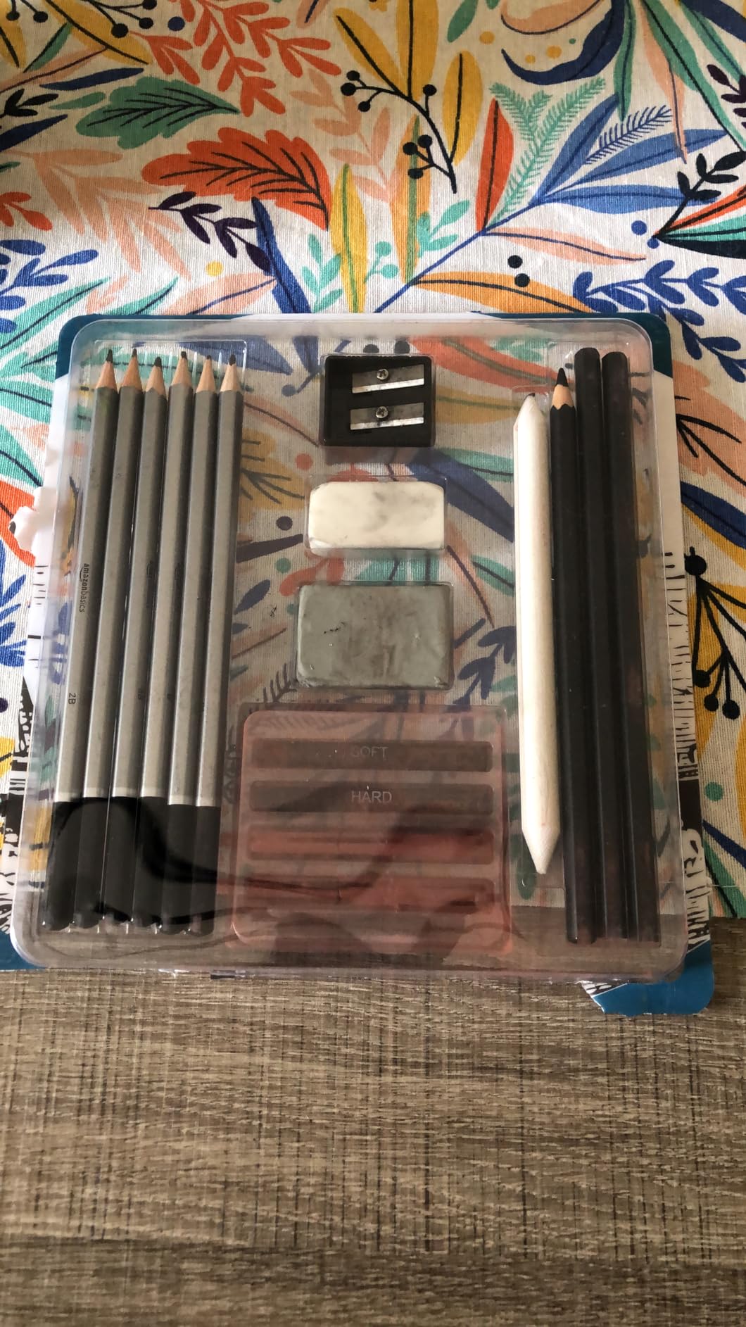Amazon Basics Set Disegno Carboncino 17 pezzi grafite e carboncini