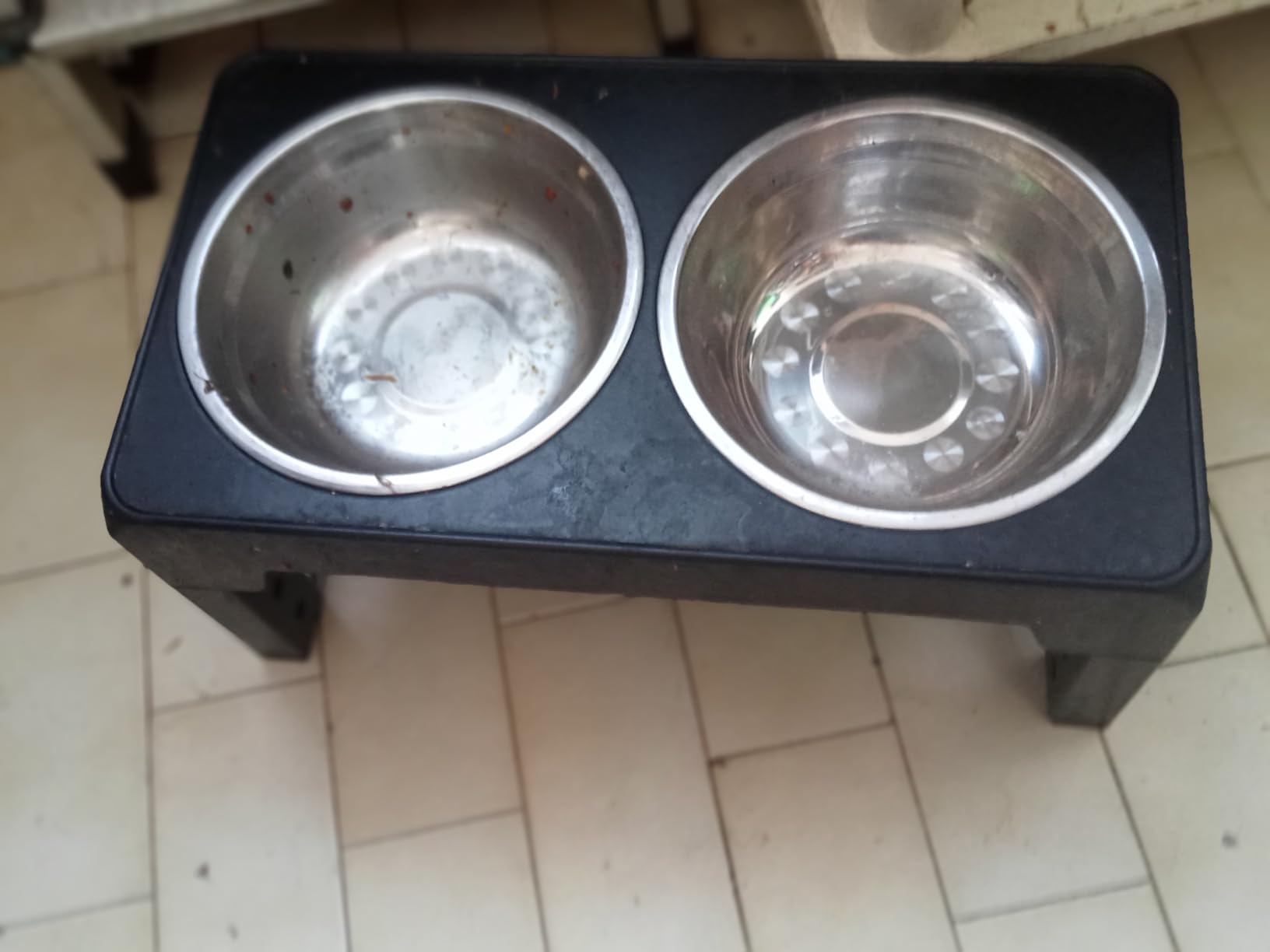 Amazon Basics supporto ciotole cane rialzato nero regolabile