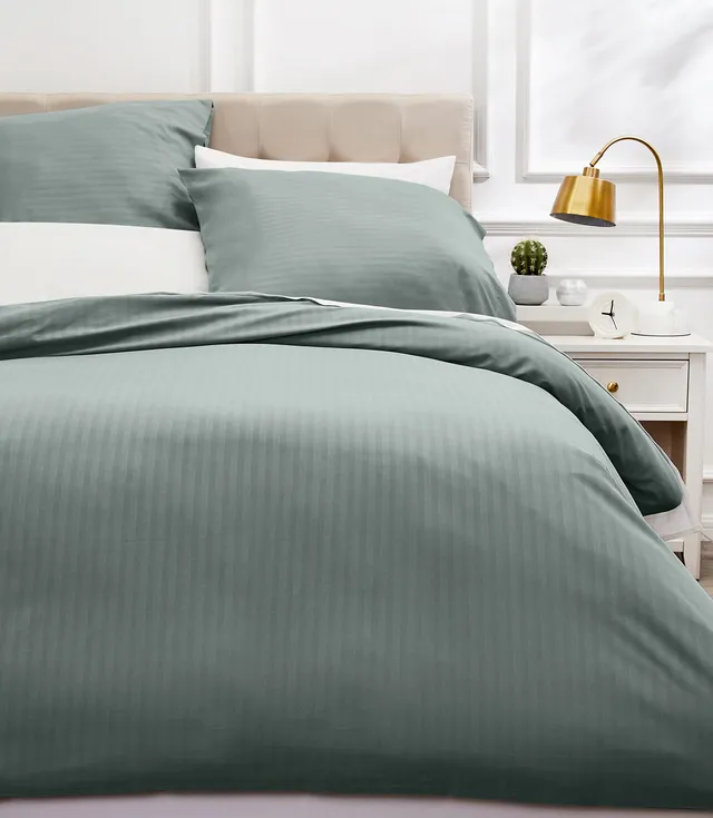 Amazon Basics Set Copripiumino Matrimoniale 3 Pezzi Grigio Scuro