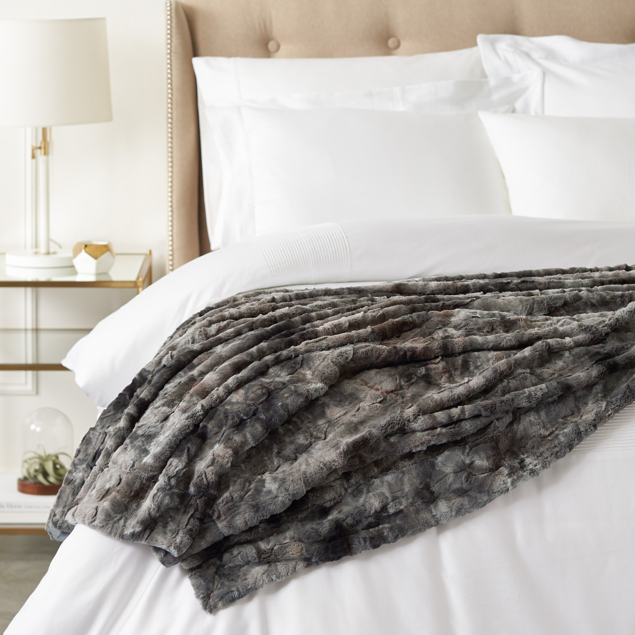 AmazonBasics copriletto finta pelliccia grigio 150x200