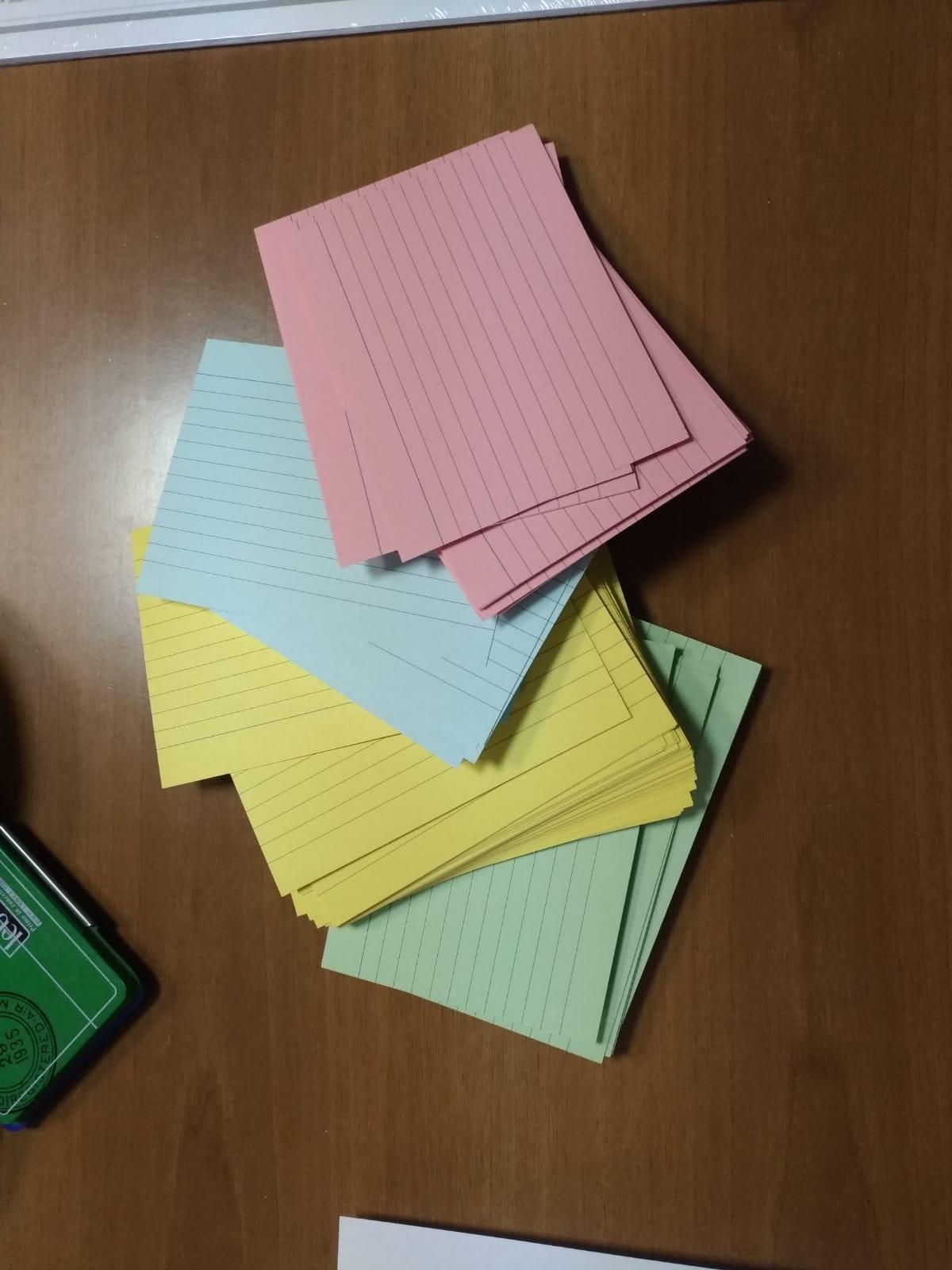 Amazon Basics Cartoncini A6 a Righe Fluo da 200 Pezzi