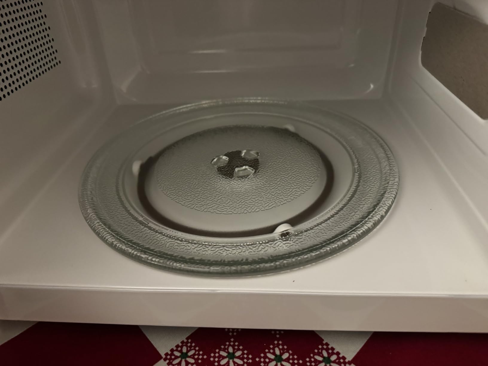 Amazon Basics Forno a Microonde 700W 20L Nero Scongelamento