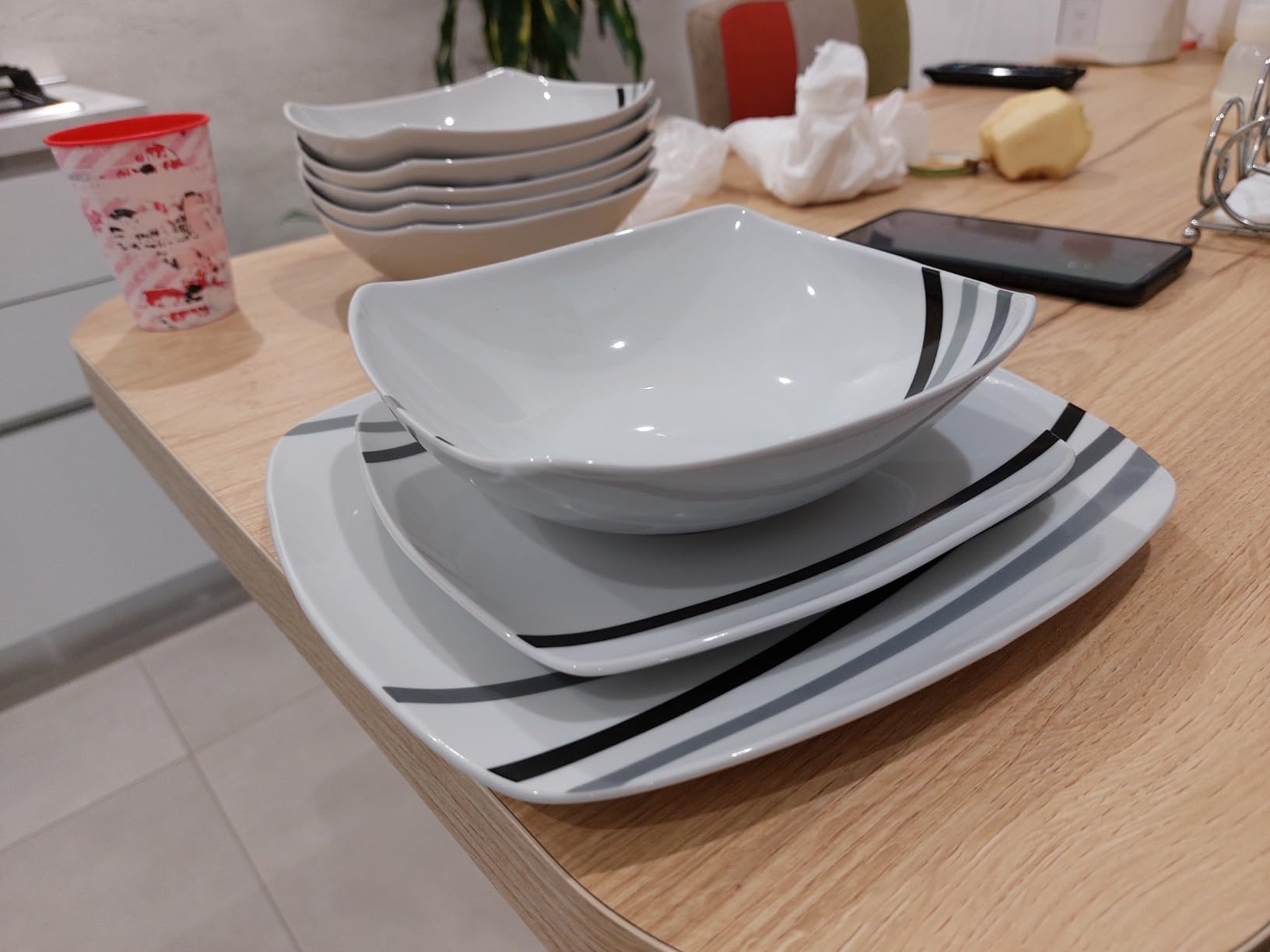 Amazon Basics Servizio Piatti 18 Pezzi Bianco 6 Persone