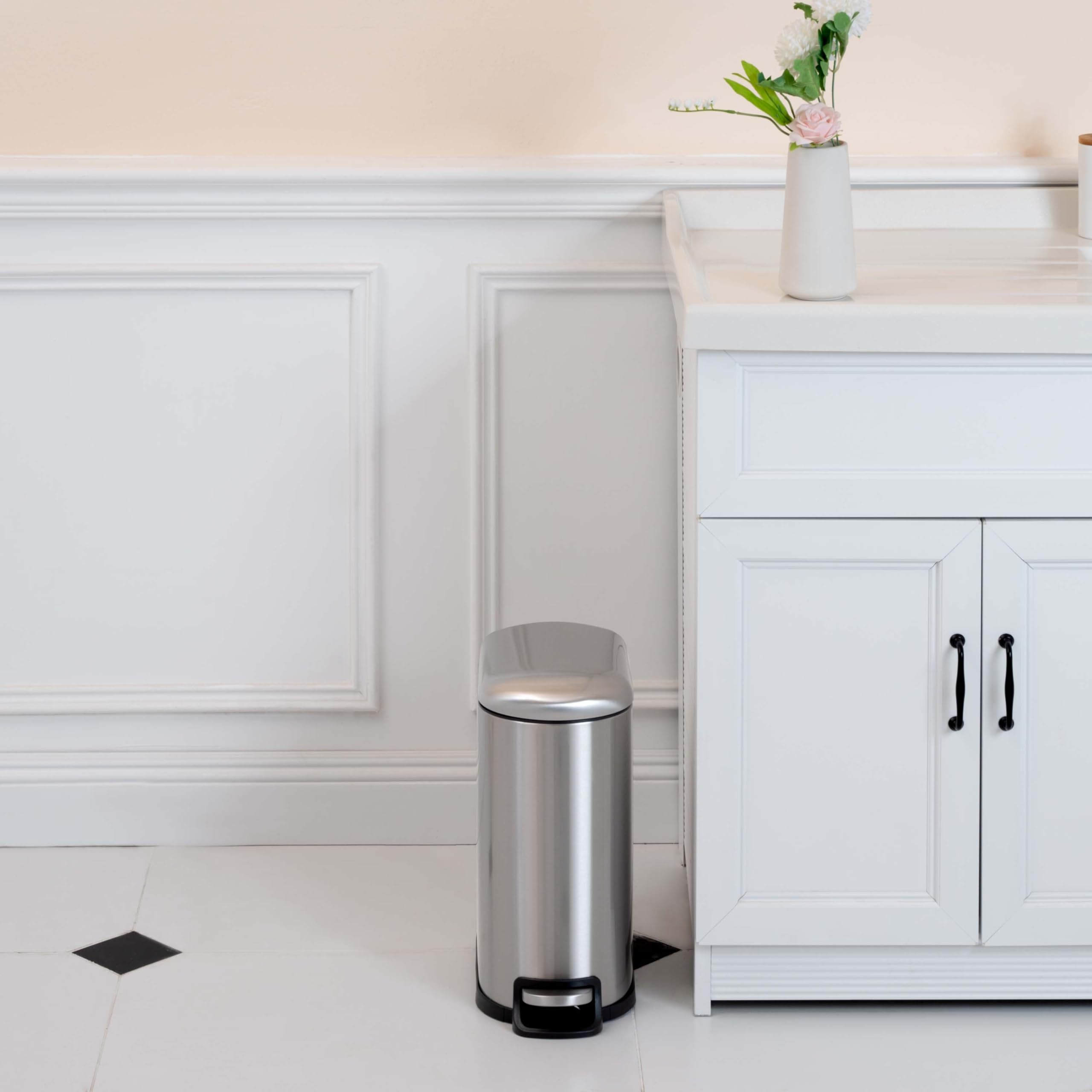 Amazon Basics Pattumiera con Pedale Acciaio Inox 10 L slim