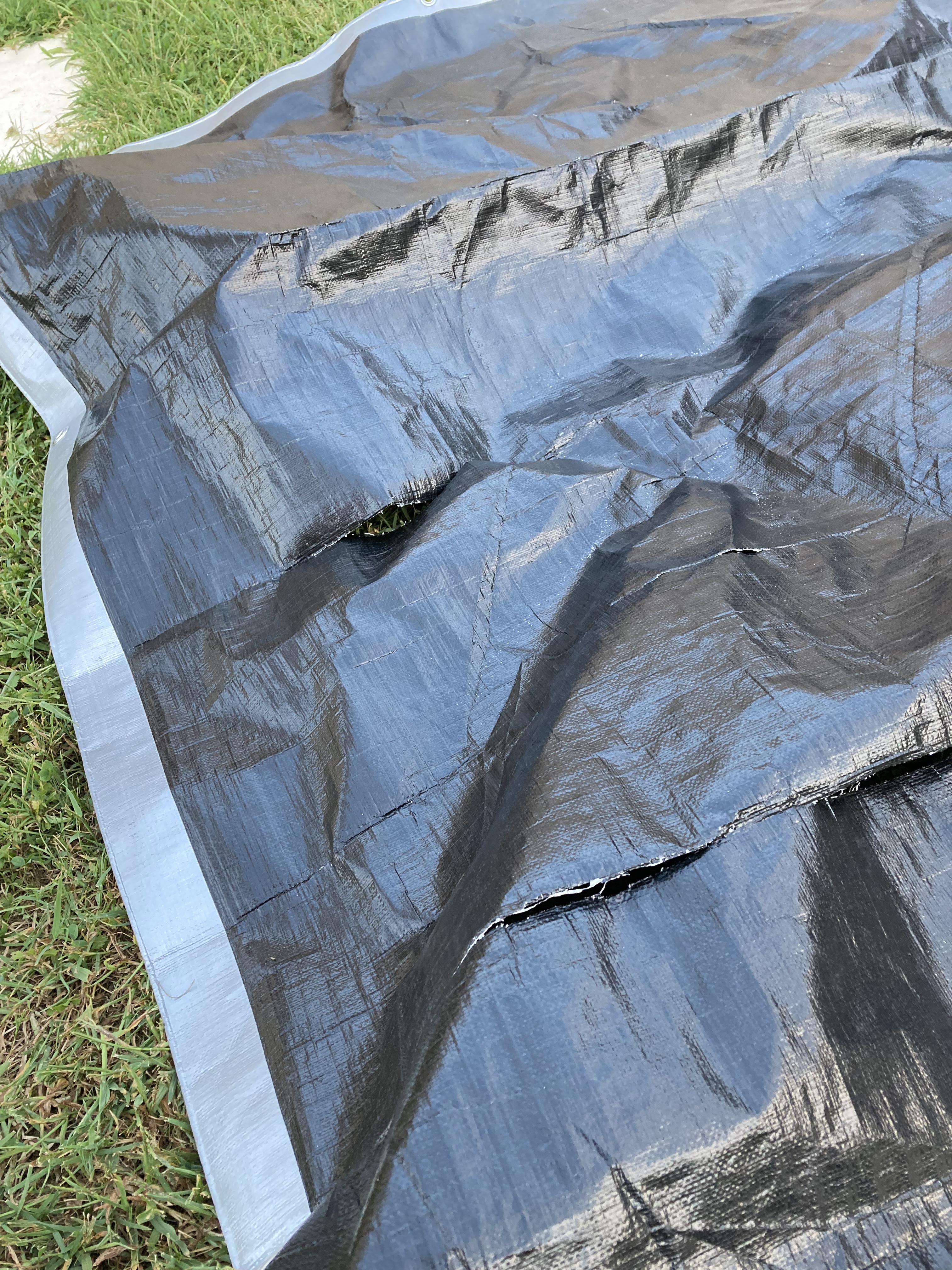 AmazonBasics Telo Impermeabile 3,6 x 6 m Argento/Nero