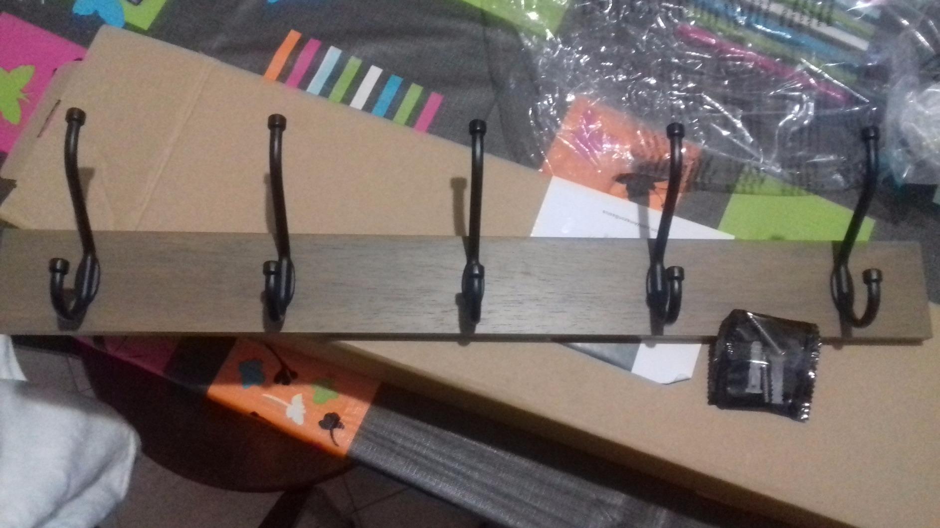 Amazon Basics Appendiabiti da Parete Legno Noce Chiaro 1 pezzo