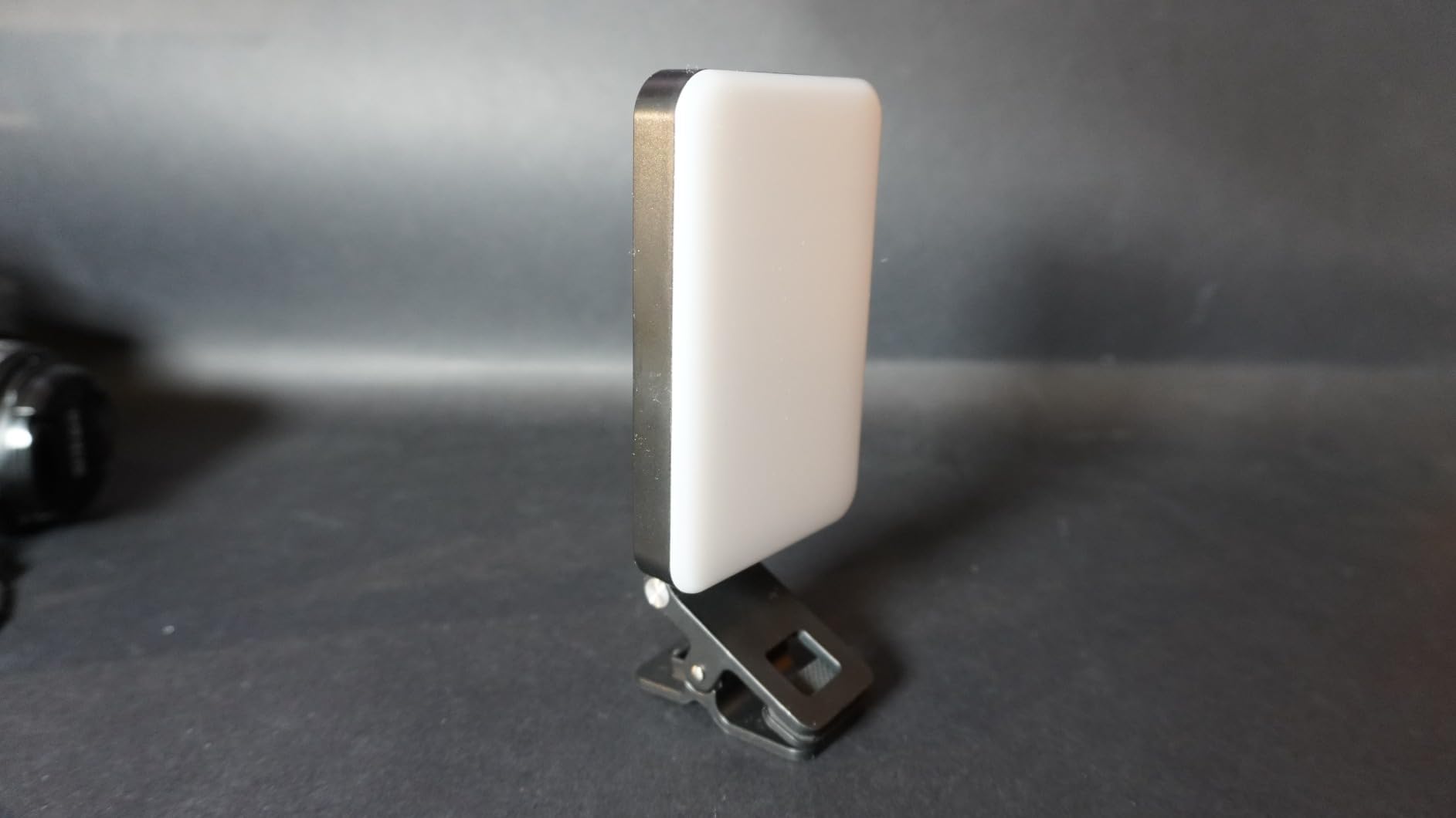RealPlus Luce Selfie Clip 80 LED Nero 2000mAh